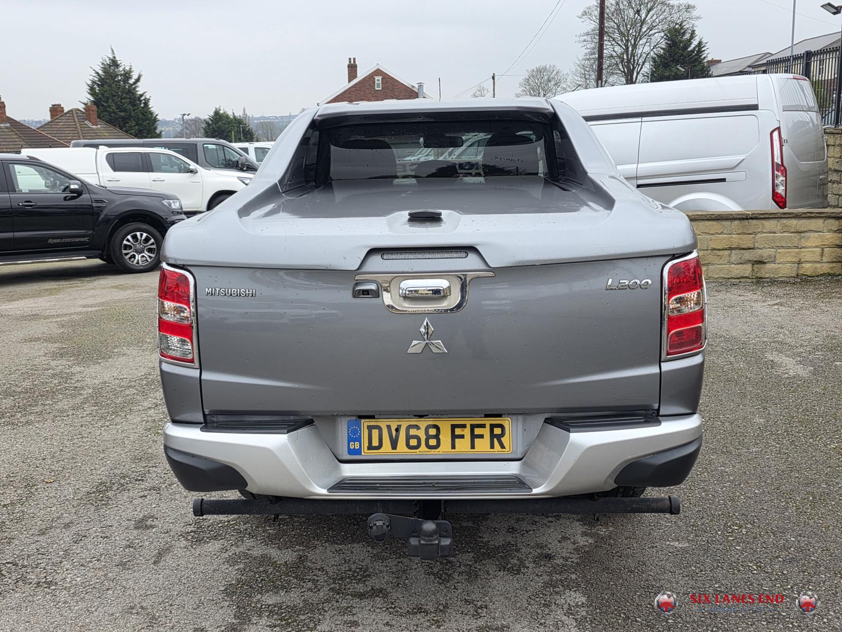 Mitsubishi L200 2.4 DI-D DC Barbarian Pickup Double Cab 4dr Diesel Manual 4WD Euro 6 (178 ps)
