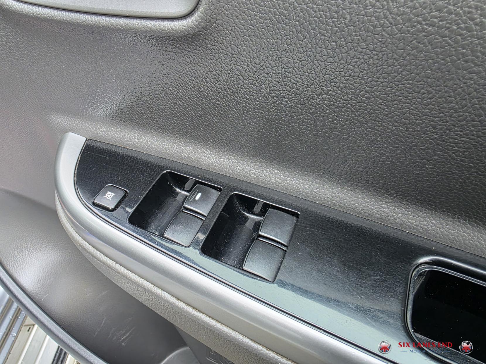 Mitsubishi L200 2.4 DI-D DC Barbarian Pickup Double Cab 4dr Diesel Manual 4WD Euro 6 (178 ps)