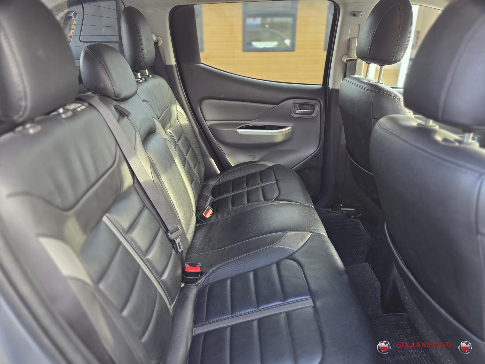 Mitsubishi L200 2.4 DI-D DC Barbarian Pickup Double Cab 4dr Diesel Manual 4WD Euro 6 (178 ps)