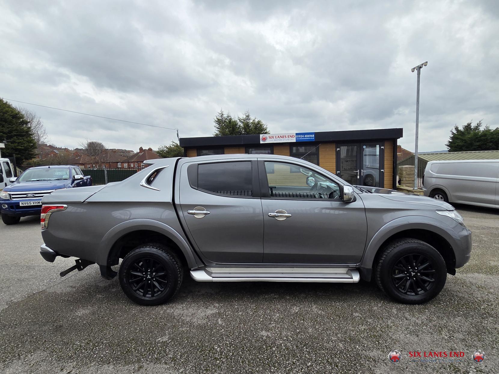 Mitsubishi L200 2.4 DI-D DC Barbarian Pickup Double Cab 4dr Diesel Manual 4WD Euro 6 (178 ps)