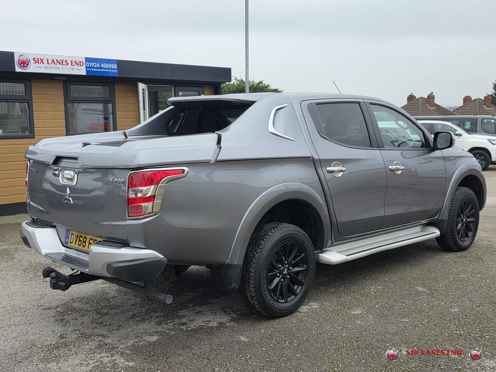 Mitsubishi L200 2.4 DI-D DC Barbarian Pickup Double Cab 4dr Diesel Manual 4WD Euro 6 (178 ps)