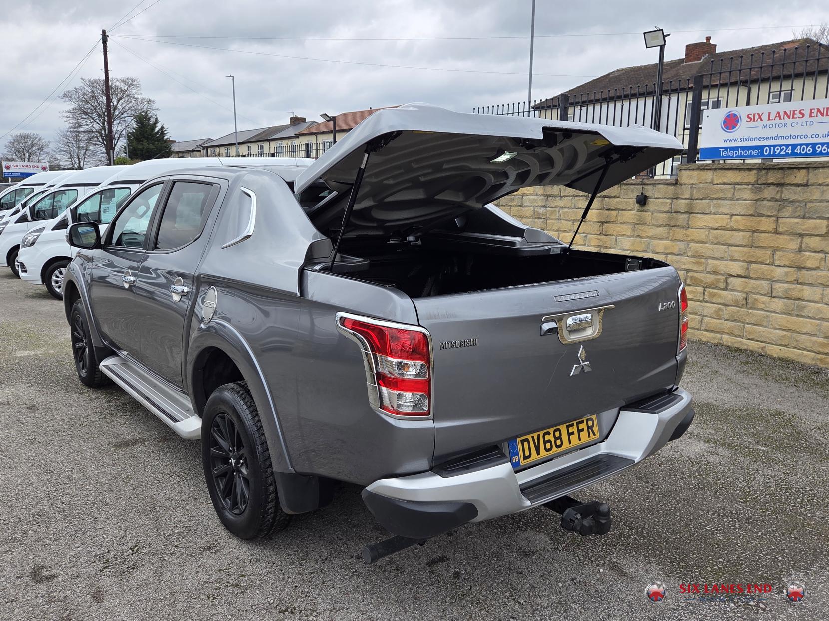 Mitsubishi L200 2.4 DI-D DC Barbarian Pickup Double Cab 4dr Diesel Manual 4WD Euro 6 (178 ps)