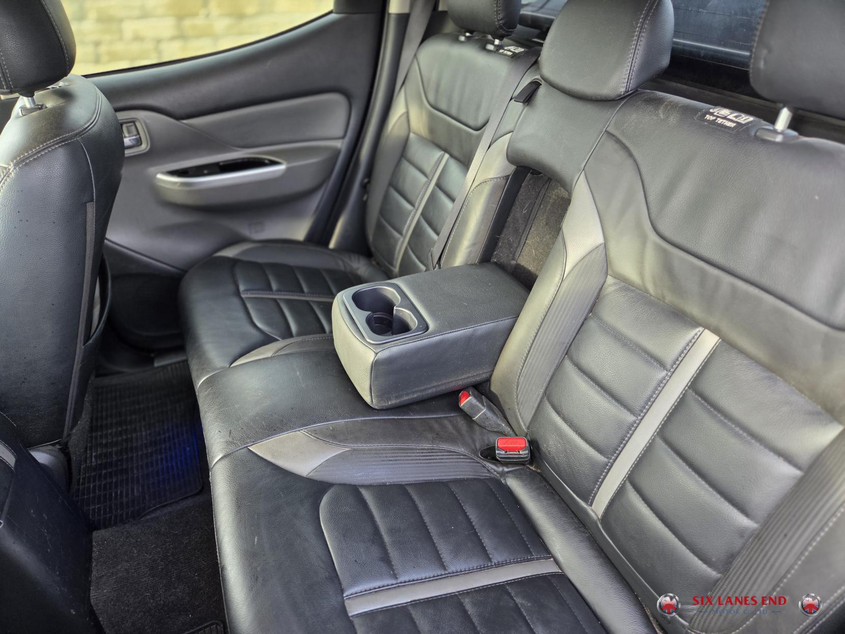 Mitsubishi L200 2.4 DI-D DC Barbarian Pickup Double Cab 4dr Diesel Manual 4WD Euro 6 (178 ps)