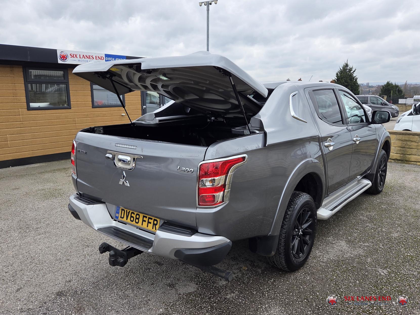 Mitsubishi L200 2.4 DI-D DC Barbarian Pickup Double Cab 4dr Diesel Manual 4WD Euro 6 (178 ps)