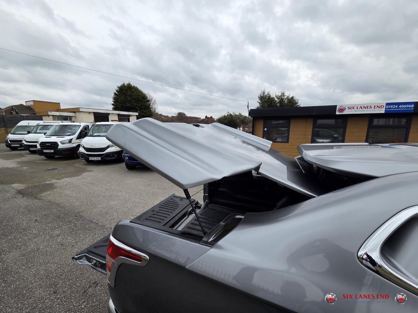 Mitsubishi L200 2.4 DI-D DC Barbarian Pickup Double Cab 4dr Diesel Manual 4WD Euro 6 (178 ps)