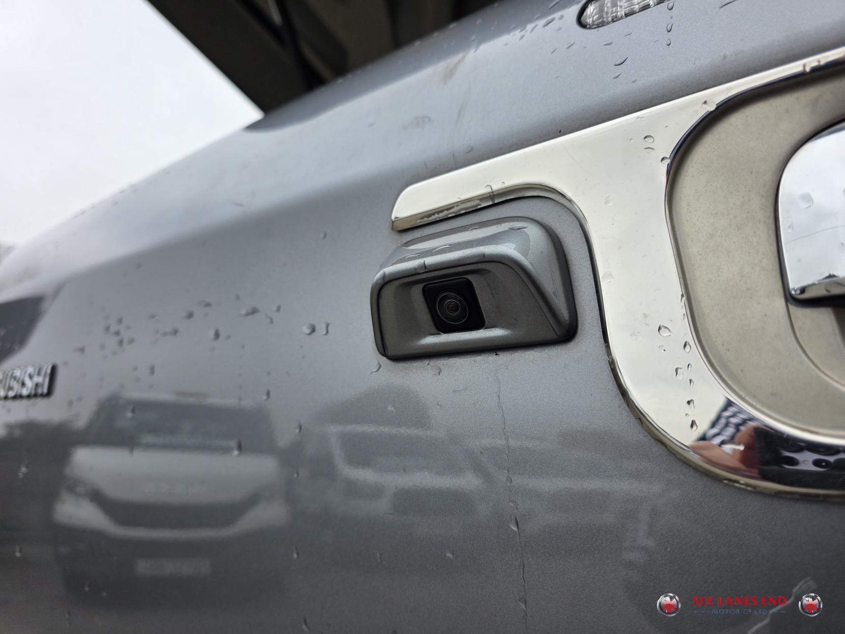 Mitsubishi L200 2.4 DI-D DC Barbarian Pickup Double Cab 4dr Diesel Manual 4WD Euro 6 (178 ps)