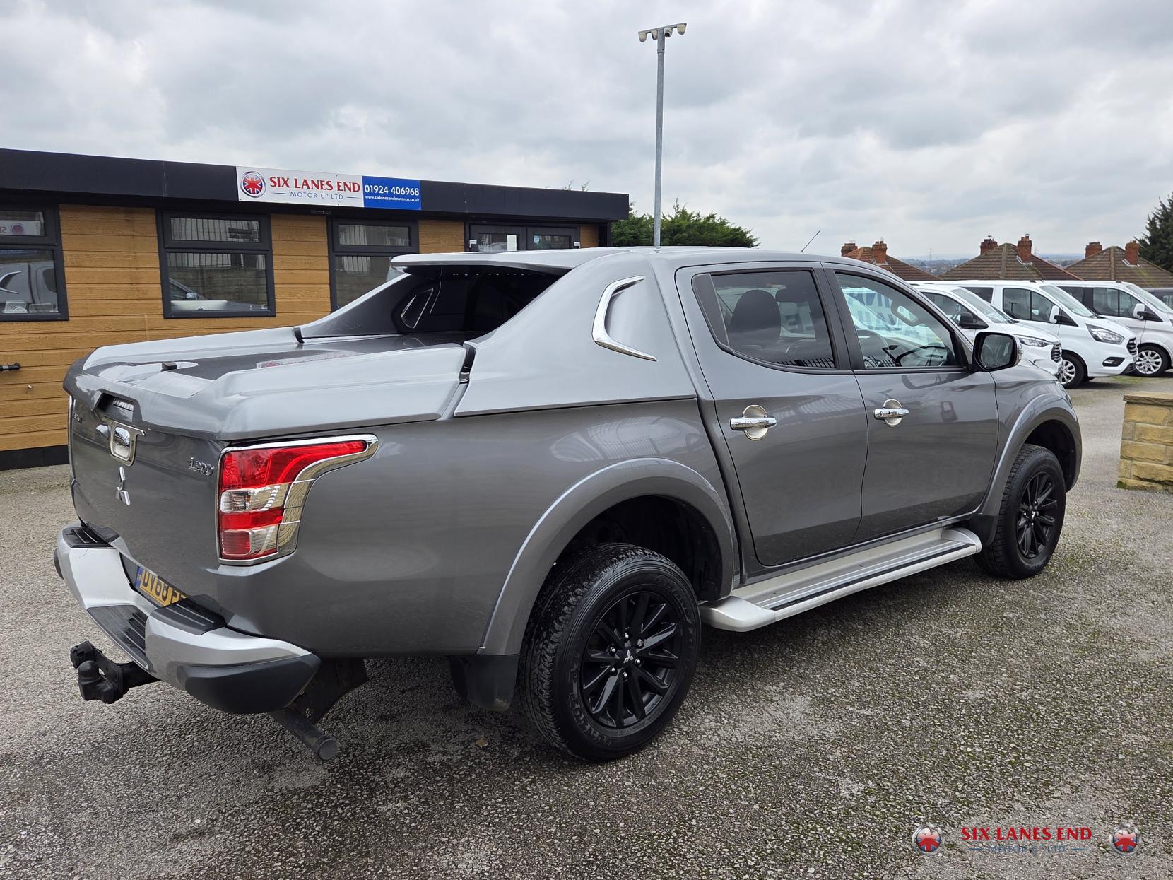 Mitsubishi L200 2.4 DI-D DC Barbarian Pickup Double Cab 4dr Diesel Manual 4WD Euro 6 (178 ps)