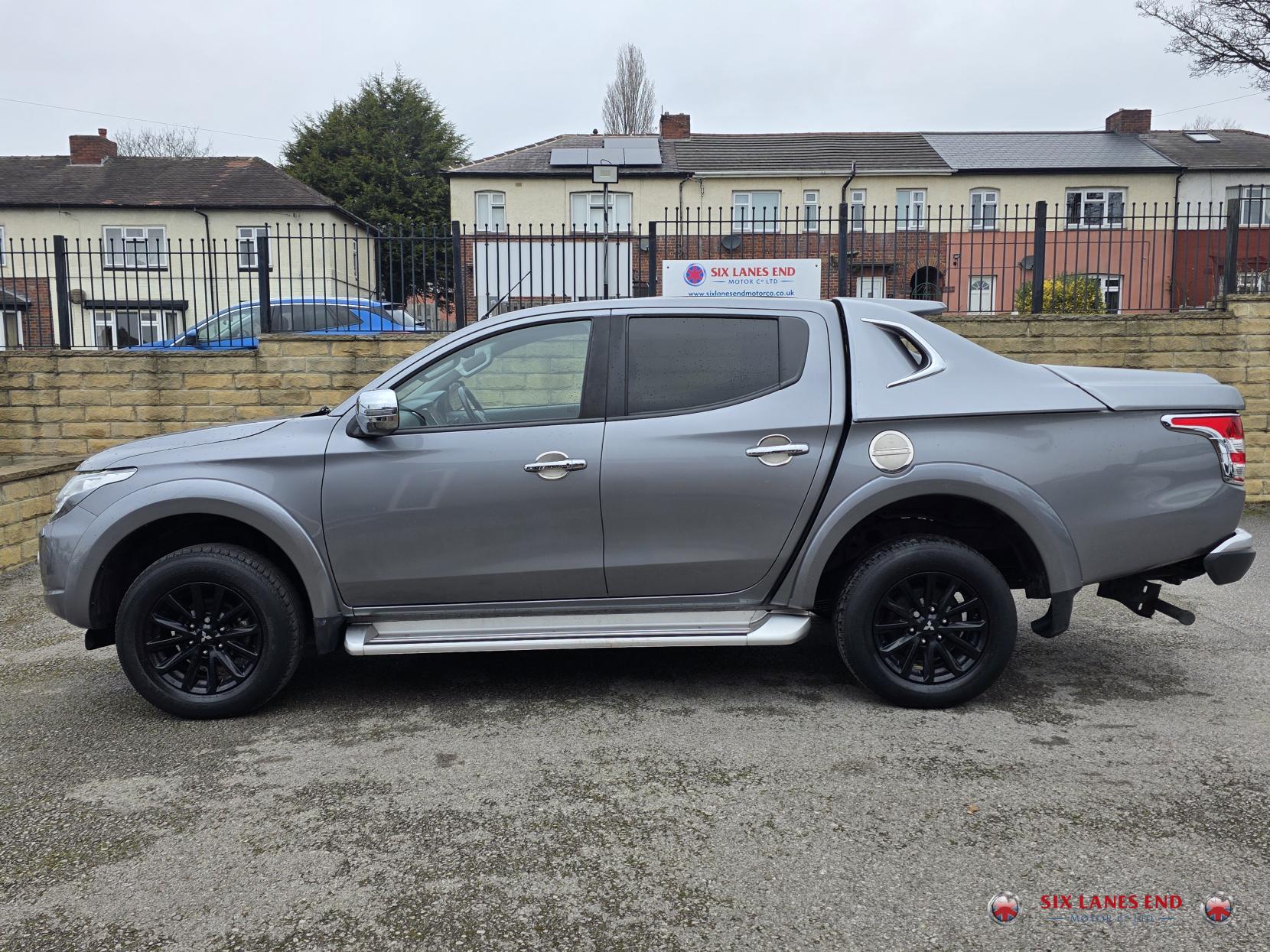 Mitsubishi L200 2.4 DI-D DC Barbarian Pickup Double Cab 4dr Diesel Manual 4WD Euro 6 (178 ps)