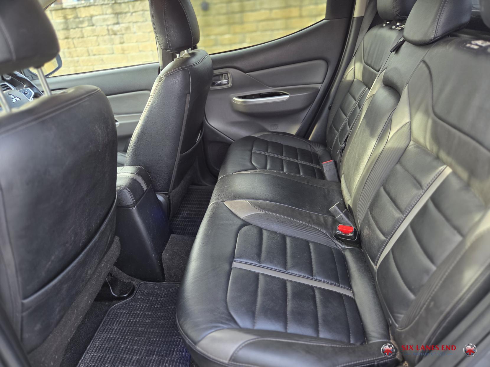 Mitsubishi L200 2.4 DI-D DC Barbarian Pickup Double Cab 4dr Diesel Manual 4WD Euro 6 (178 ps)