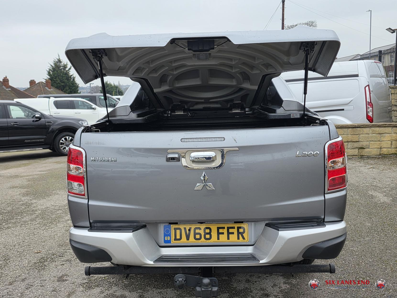 Mitsubishi L200 2.4 DI-D DC Barbarian Pickup Double Cab 4dr Diesel Manual 4WD Euro 6 (178 ps)