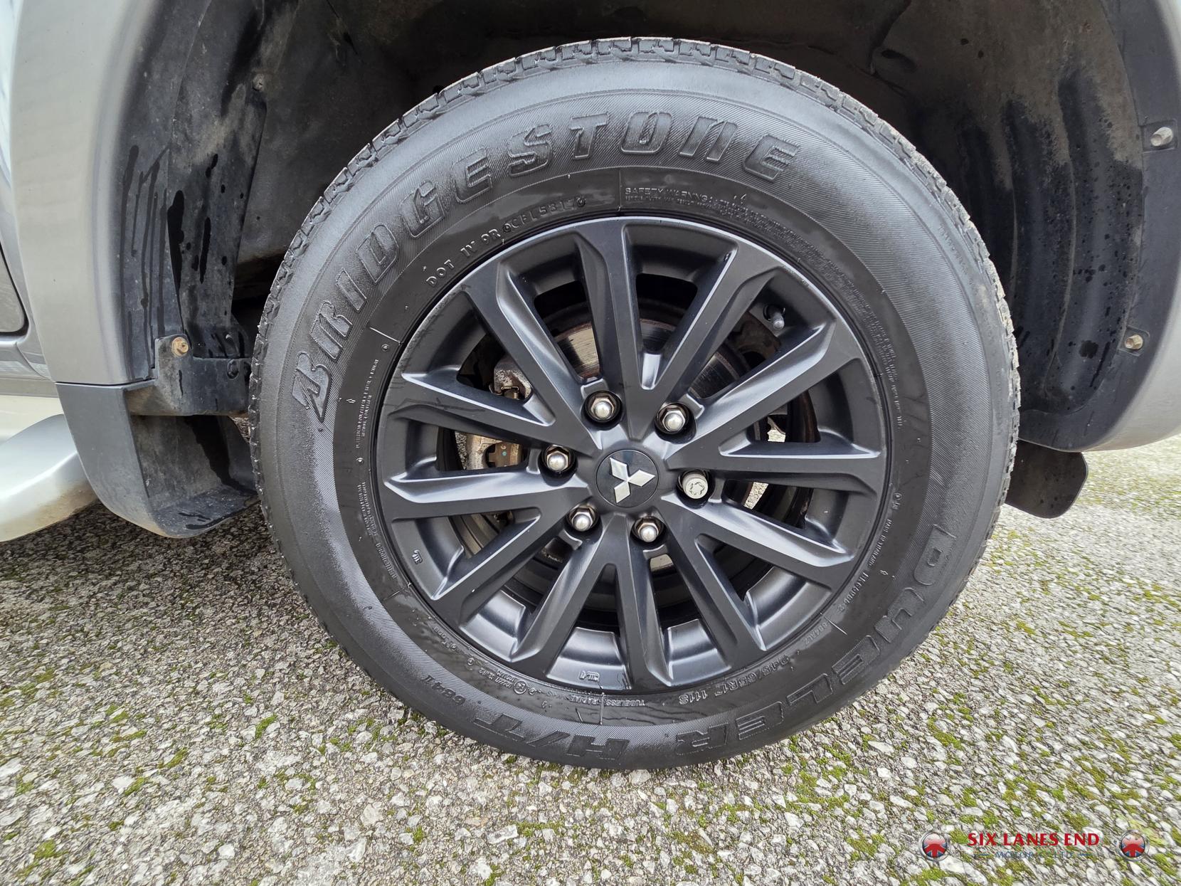 Mitsubishi L200 2.4 DI-D DC Barbarian Pickup Double Cab 4dr Diesel Manual 4WD Euro 6 (178 ps)