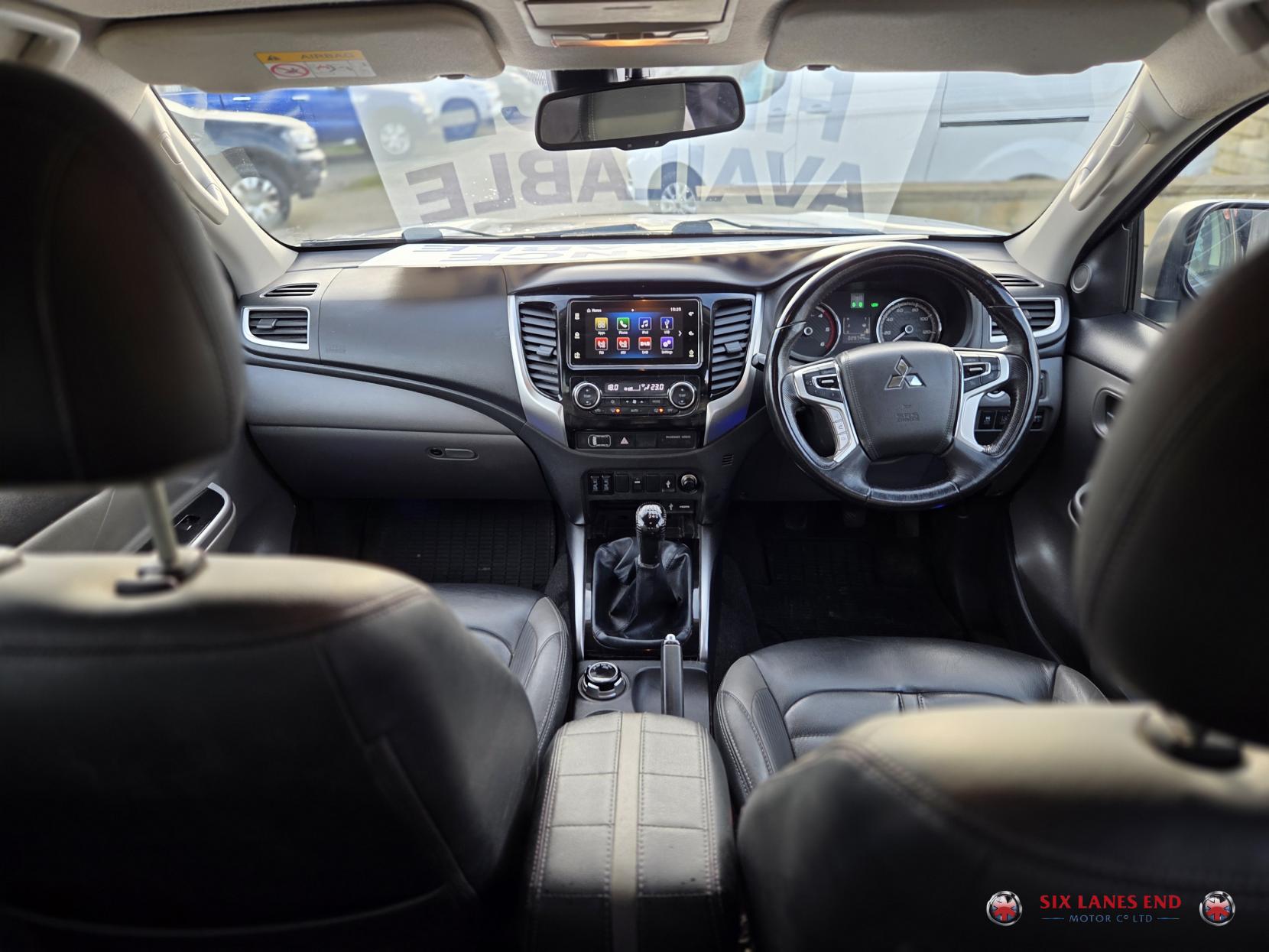 Mitsubishi L200 2.4 DI-D DC Barbarian Pickup Double Cab 4dr Diesel Manual 4WD Euro 6 (178 ps)