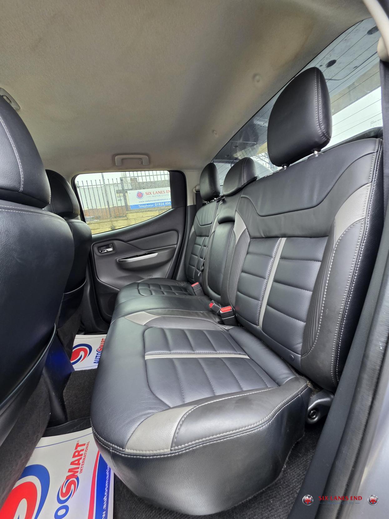 Mitsubishi L200 2.4 DI-D DC Barbarian Pickup Double Cab 4dr Diesel Manual 4WD Euro 6 (178 ps)