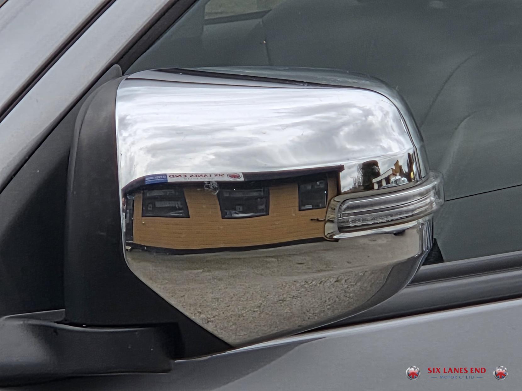 Mitsubishi L200 2.4 DI-D DC Barbarian Pickup Double Cab 4dr Diesel Manual 4WD Euro 6 (178 ps)