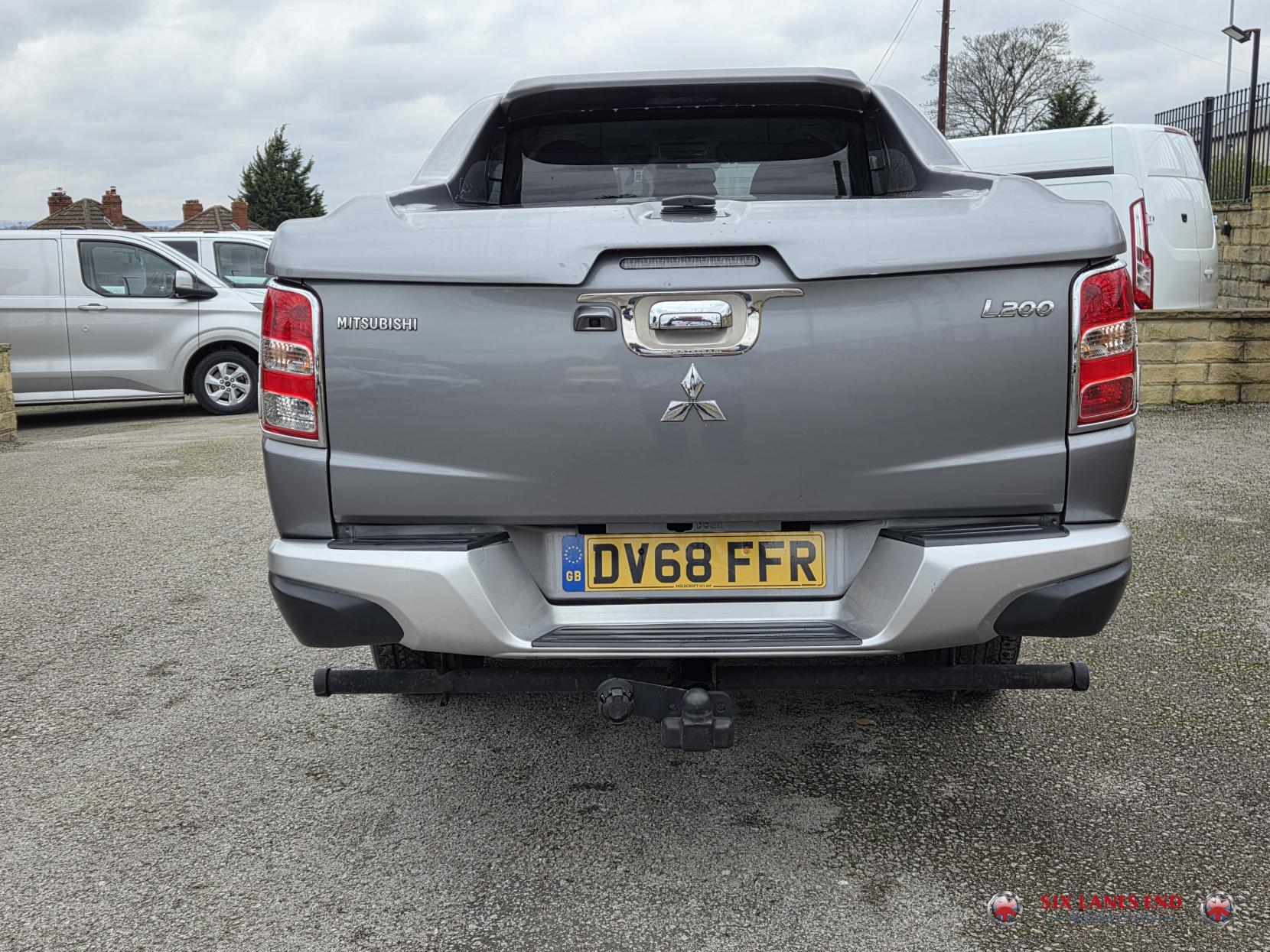 Mitsubishi L200 2.4 DI-D DC Barbarian Pickup Double Cab 4dr Diesel Manual 4WD Euro 6 (178 ps)