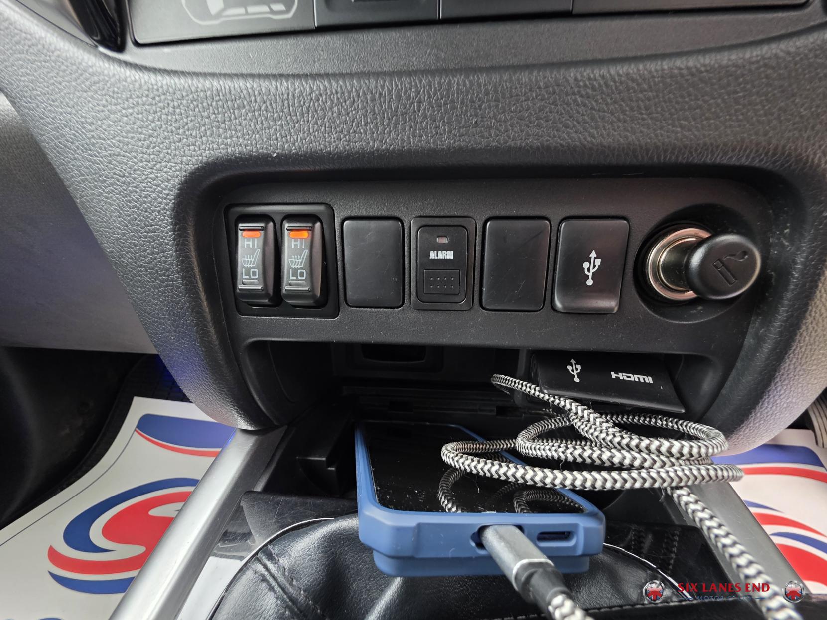 Mitsubishi L200 2.4 DI-D DC Barbarian Pickup Double Cab 4dr Diesel Manual 4WD Euro 6 (178 ps)