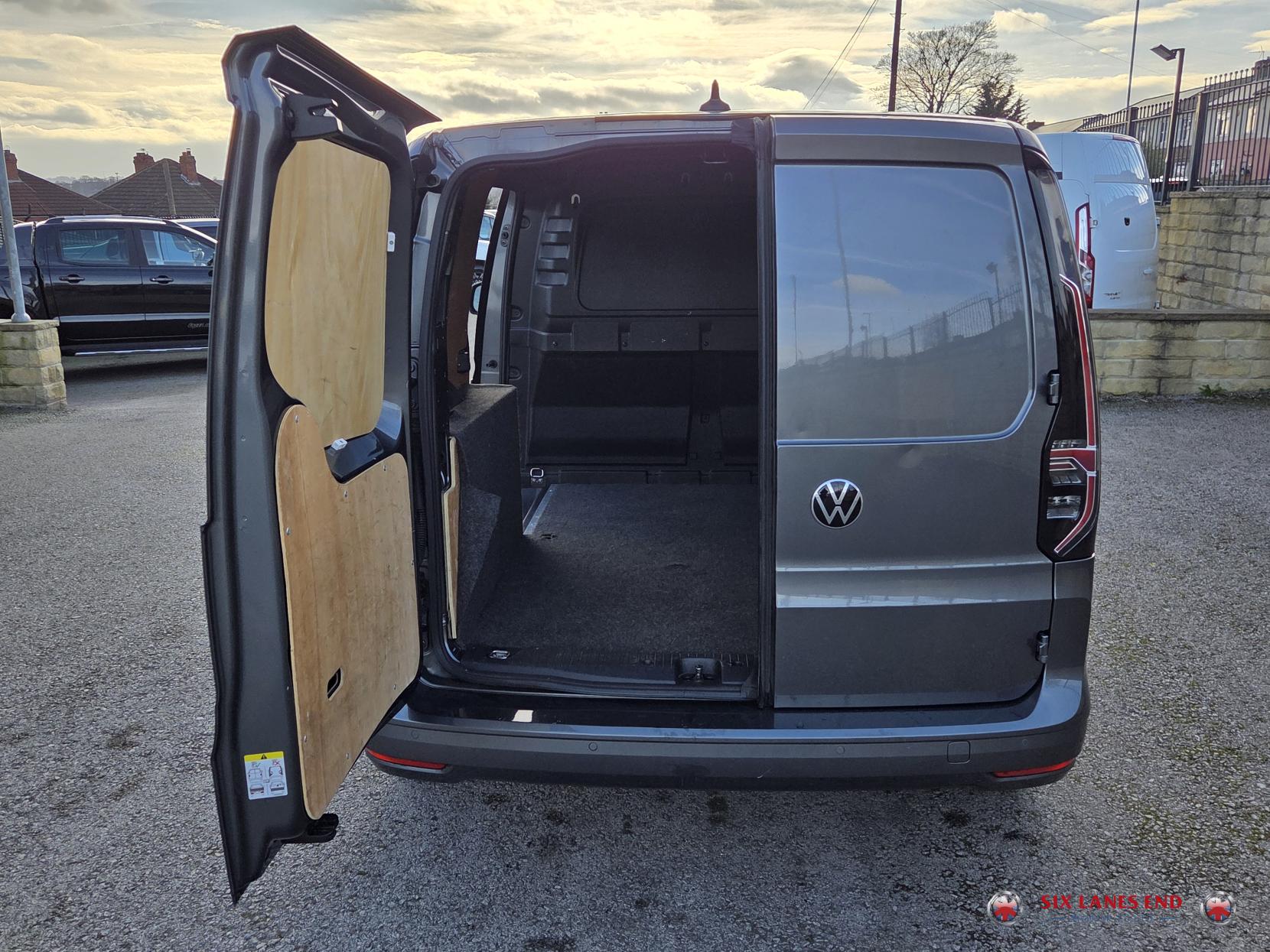 Volkswagen Caddy 2.0 TDI C20 Commerce Pro Panel Van 5dr Diesel DSG SWB Euro 6 (s/s) (122 ps)