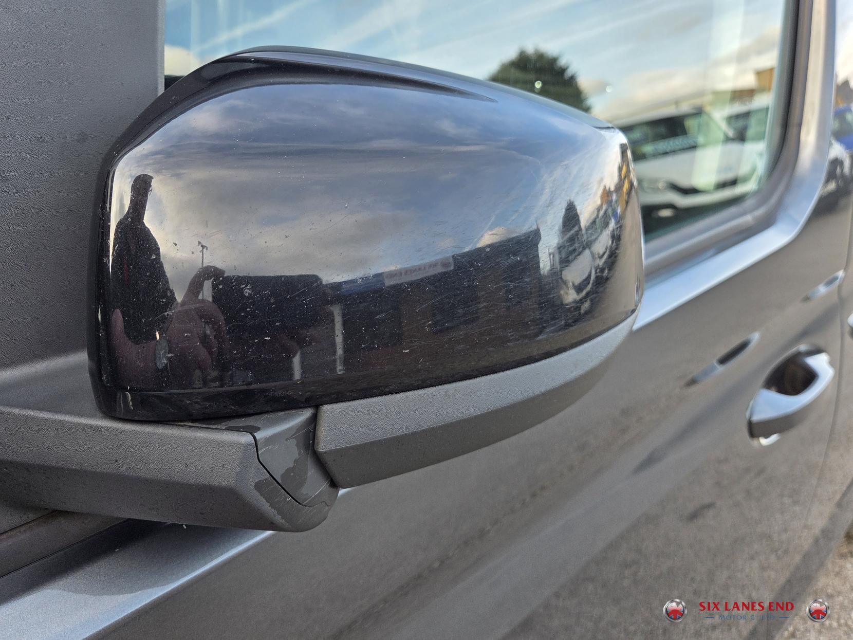 Volkswagen Caddy 2.0 TDI C20 Commerce Pro Panel Van 5dr Diesel DSG SWB Euro 6 (s/s) (122 ps)