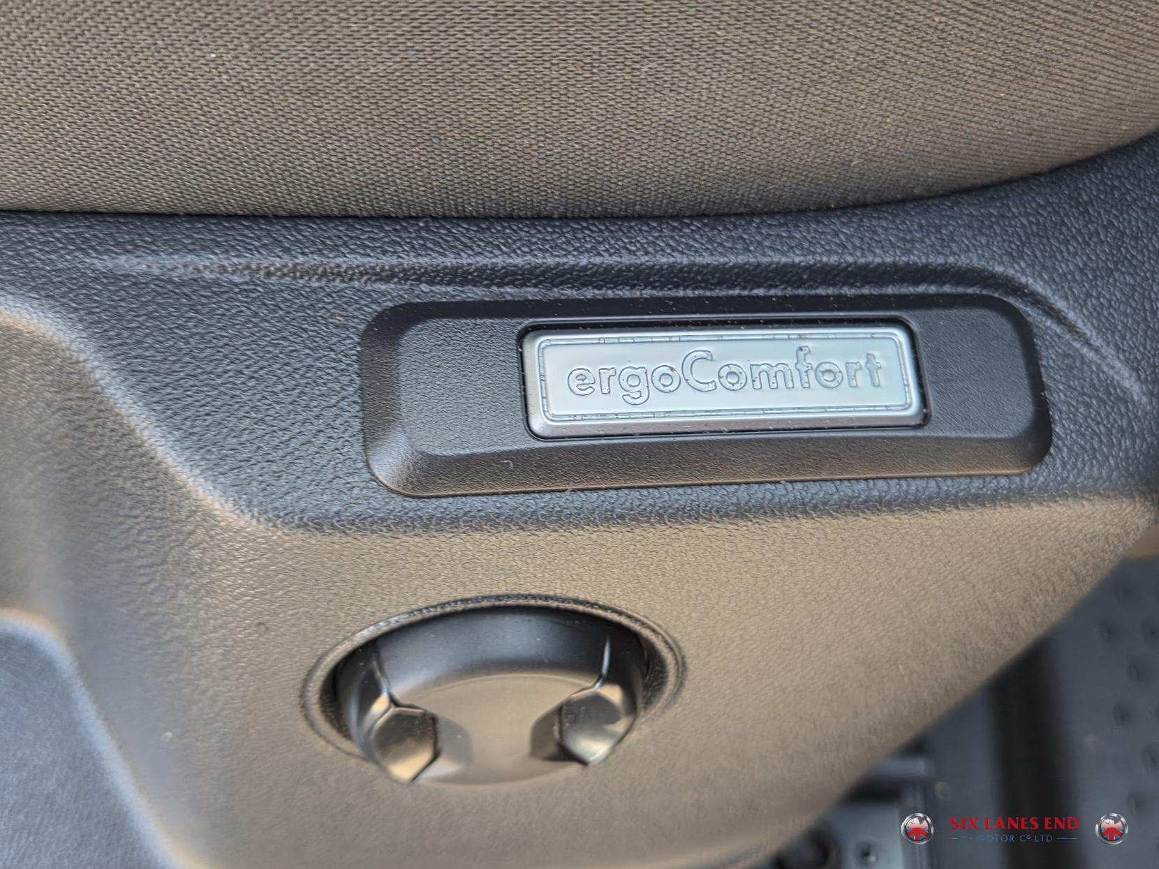 Volkswagen Caddy 2.0 TDI C20 Commerce Pro Panel Van 5dr Diesel DSG SWB Euro 6 (s/s) (122 ps)