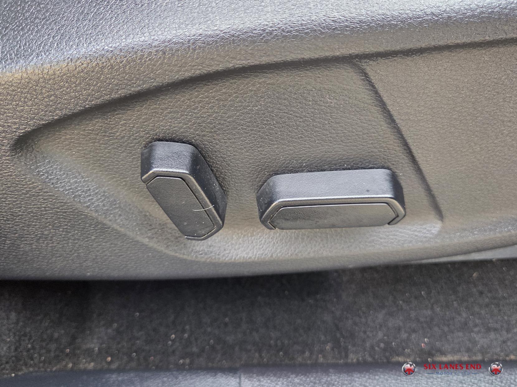 Ford Ranger 2.0 EcoBlue Wildtrak Pickup Double Cab 4dr Diesel Auto 4WD Euro 6 (s/s) (213 ps)