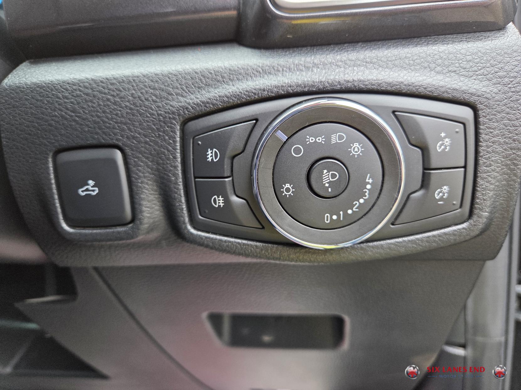 Ford Ranger 2.0 EcoBlue Wildtrak Pickup Double Cab 4dr Diesel Auto 4WD Euro 6 (s/s) (213 ps)