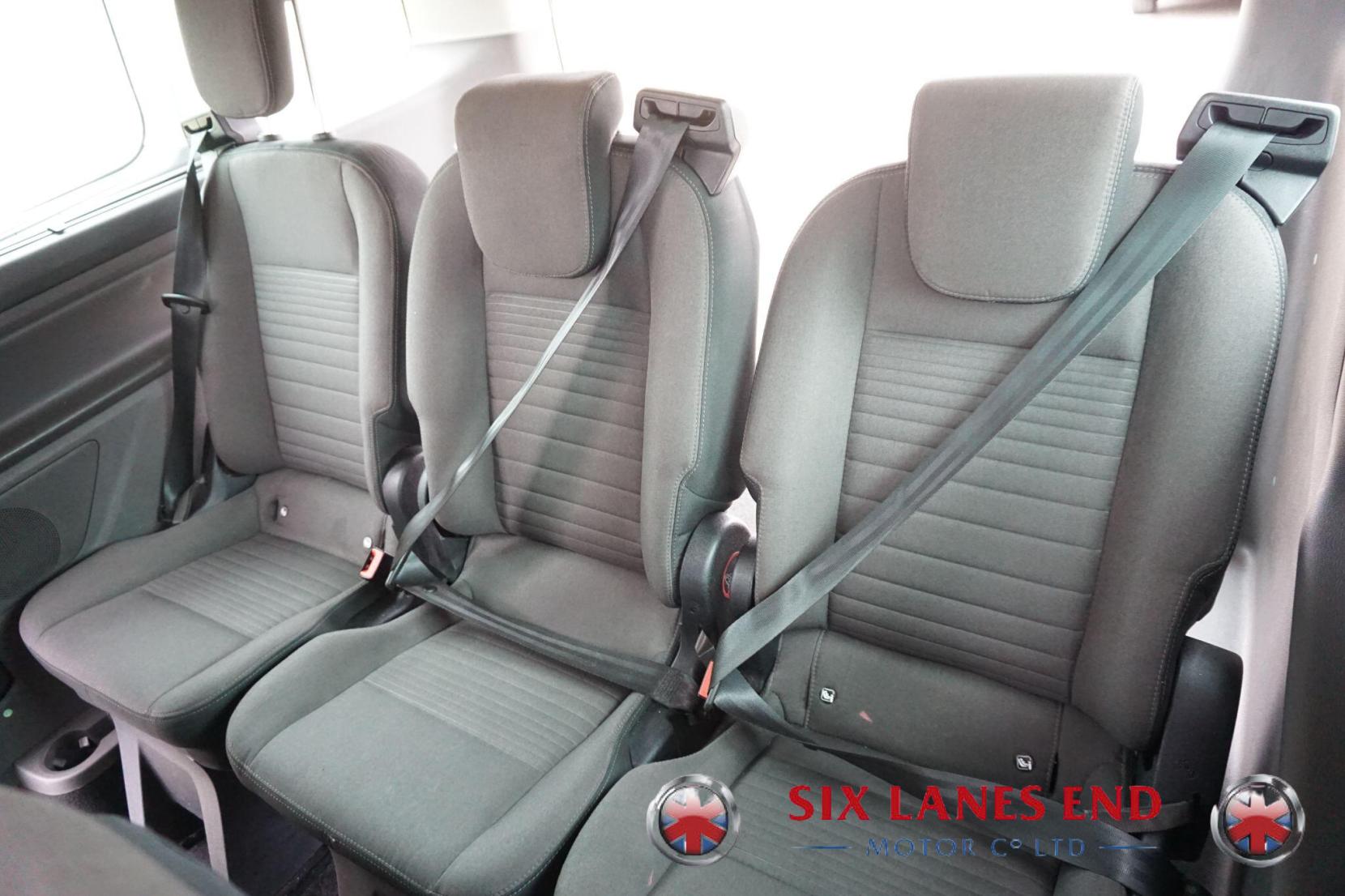 Ford Tourneo Custom 2.0 320 EcoBlue Titanium Minibus Double Cab 5dr Diesel Auto L2 Euro 6 (s/s) (130 ps)