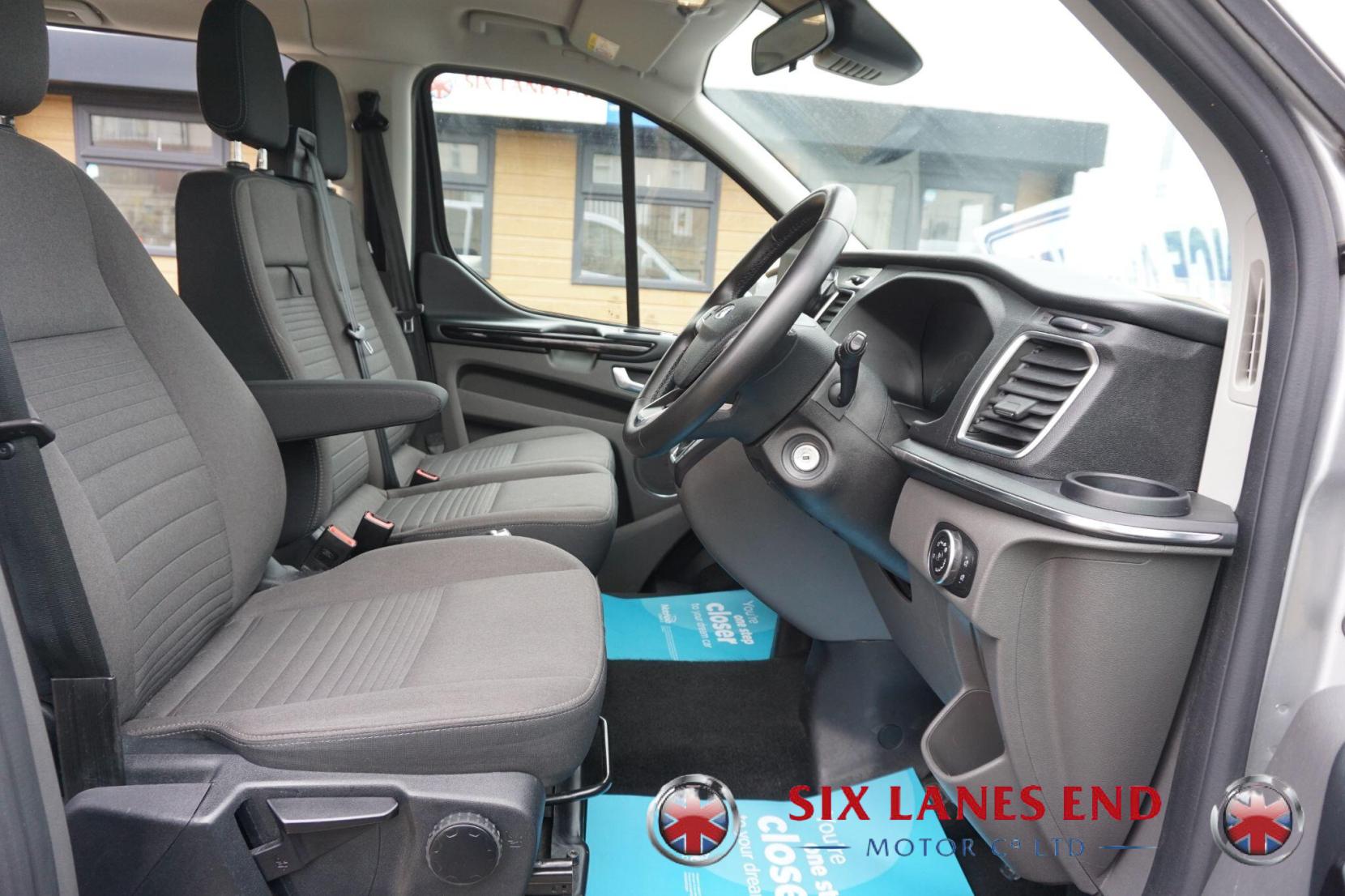 Ford Tourneo Custom 2.0 320 EcoBlue Titanium Minibus Double Cab 5dr Diesel Auto L2 Euro 6 (s/s) (130 ps)