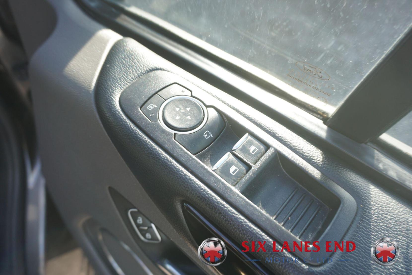 Ford Tourneo Custom 2.0 320 EcoBlue MHEV Titanium X Minibus Double Cab 5dr Diesel Manual L2 Euro 6 (s/s) (185 ps)