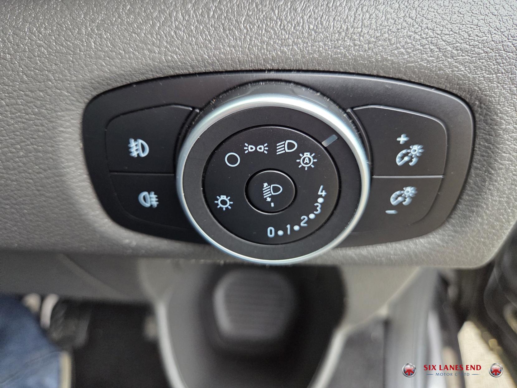 Ford Tourneo Custom 2.0 320 EcoBlue MHEV Titanium X Minibus Double Cab 5dr Diesel Manual L2 Euro 6 (s/s) (185 ps)