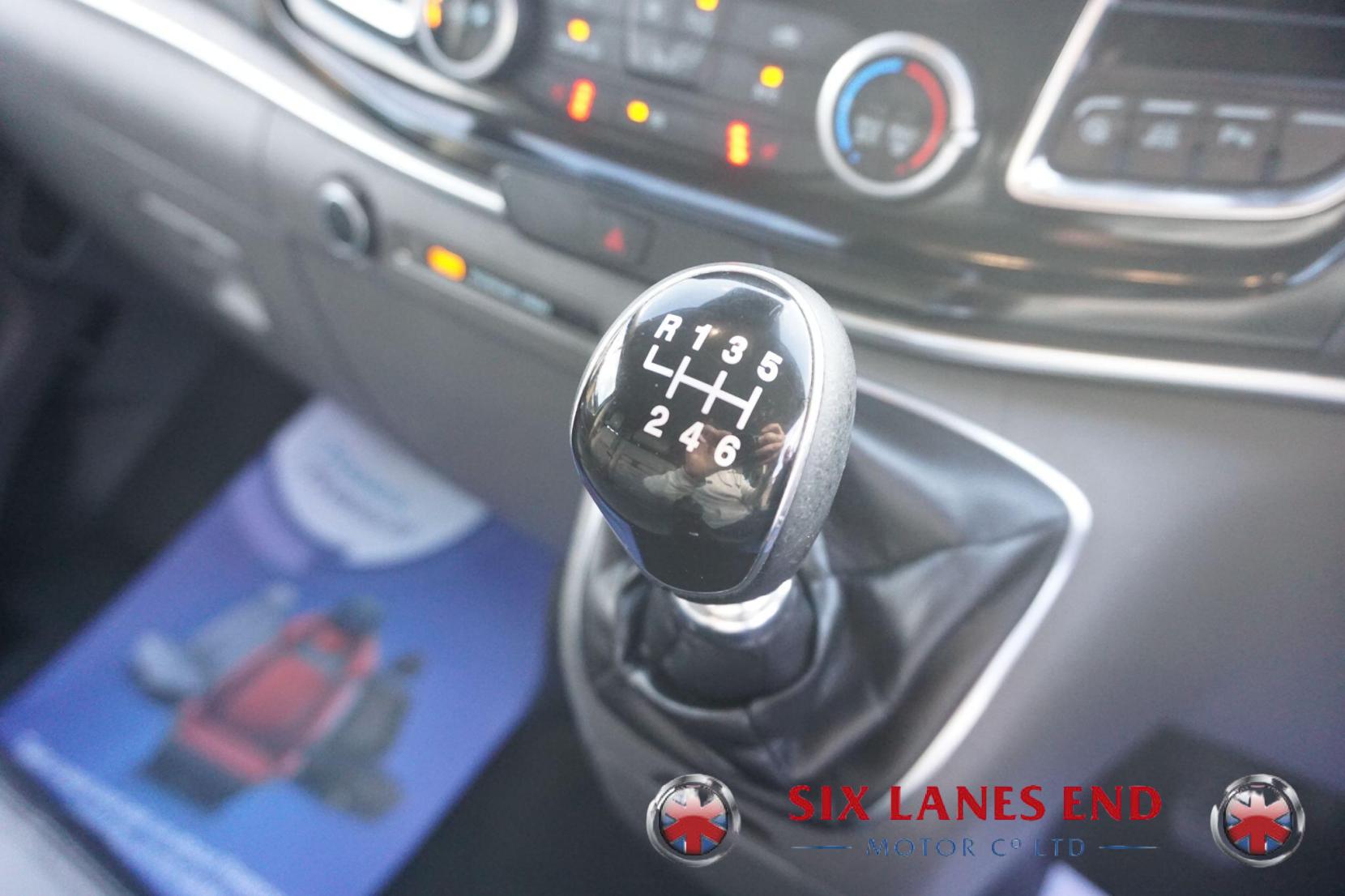 Ford Tourneo Custom 2.0 320 EcoBlue MHEV Titanium X Minibus Double Cab 5dr Diesel Manual L2 Euro 6 (s/s) (185 ps)