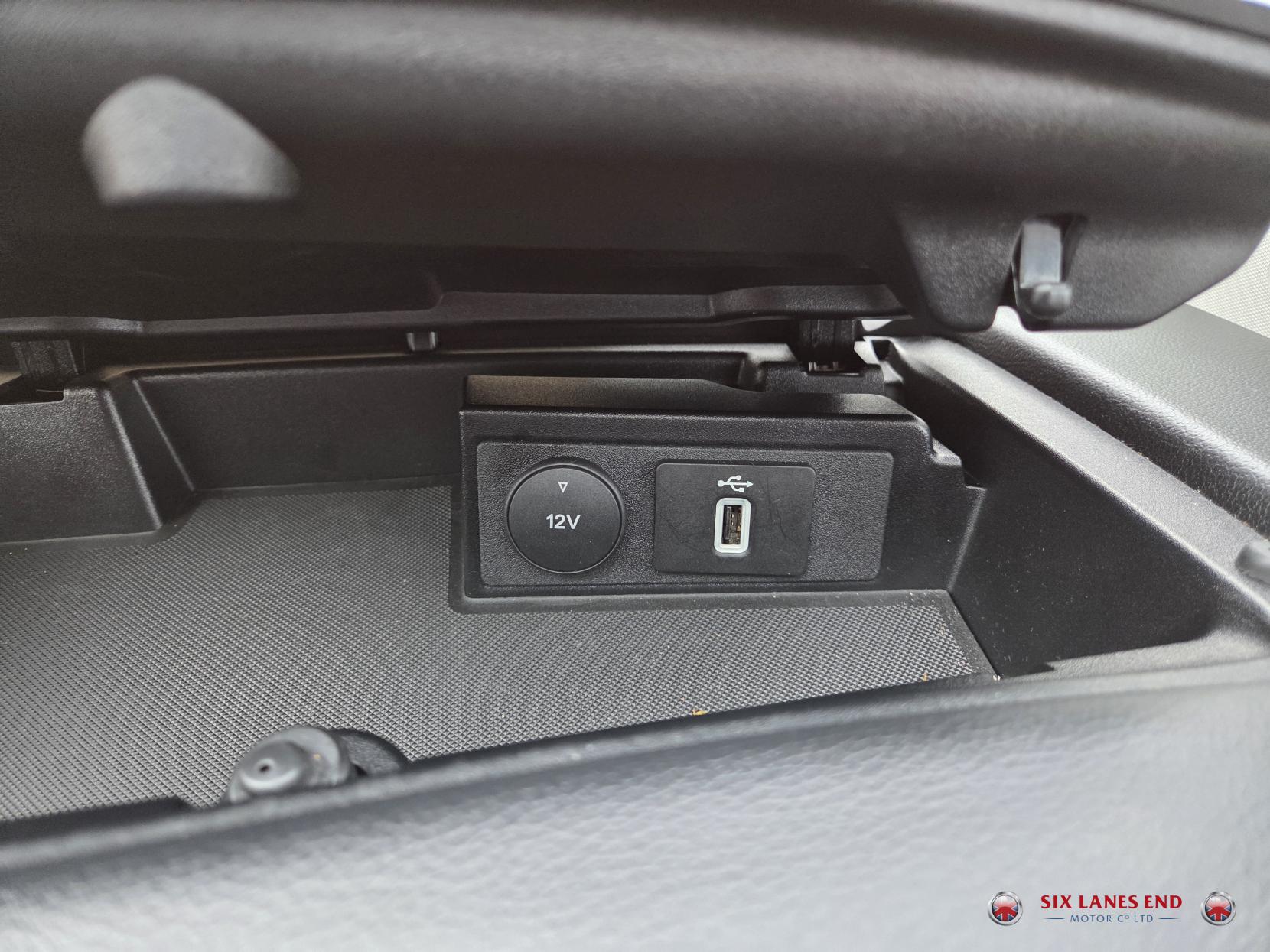 Ford Tourneo Custom 2.0 320 EcoBlue MHEV Titanium X Minibus Double Cab 5dr Diesel Manual L2 Euro 6 (s/s) (185 ps)