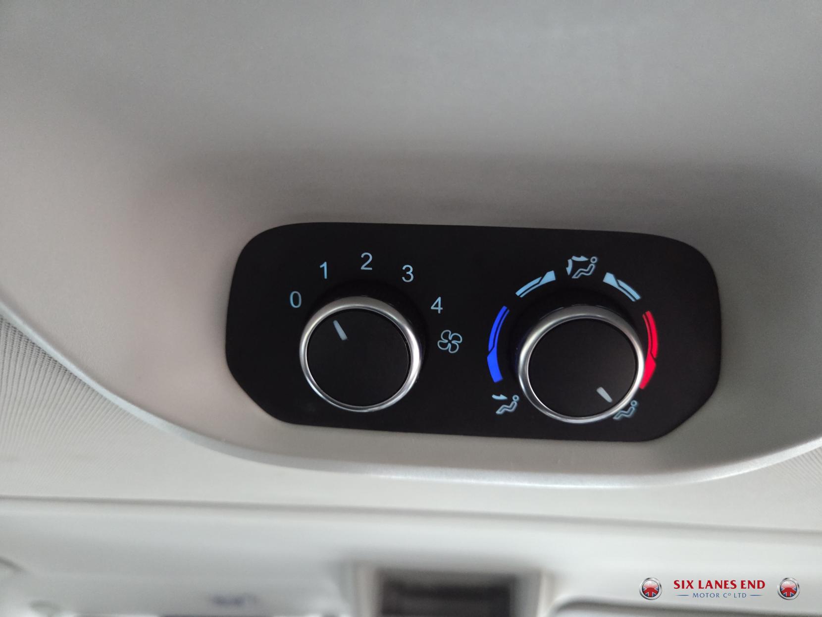 Ford Tourneo Custom 2.0 320 EcoBlue MHEV Titanium X Minibus Double Cab 5dr Diesel Manual L2 Euro 6 (s/s) (185 ps)