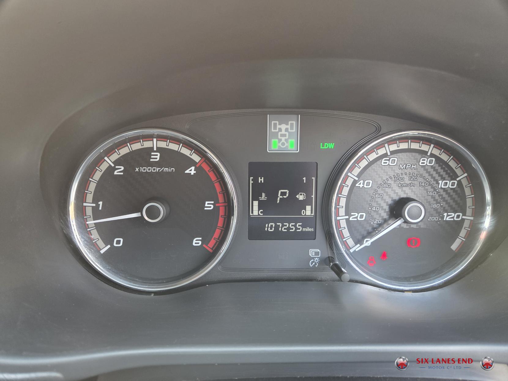 Mitsubishi L200 2.4 DI-D DC Warrior Pickup Double Cab 4dr Diesel Auto 4WD Euro 6 (178 ps)