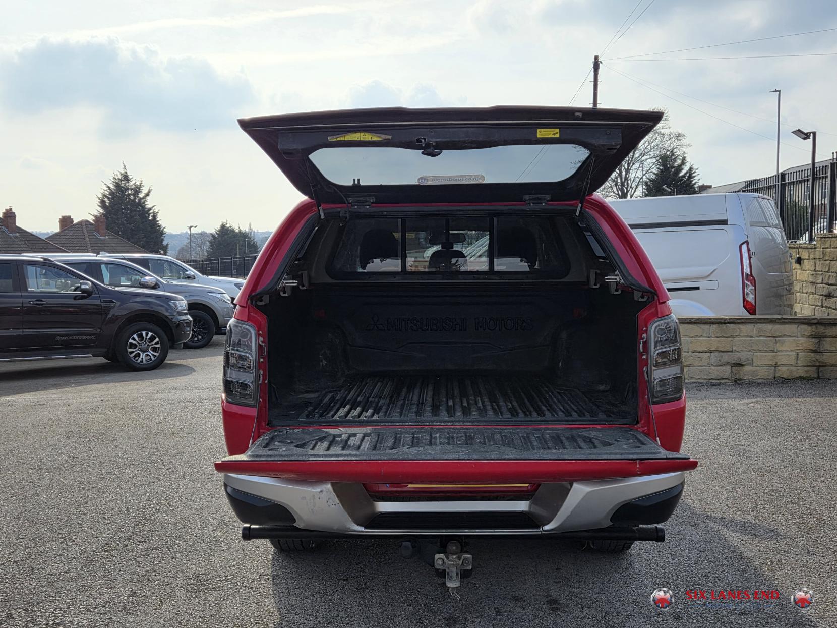 Mitsubishi L200 2.4 DI-D DC Warrior Pickup Double Cab 4dr Diesel Auto 4WD Euro 6 (178 ps)