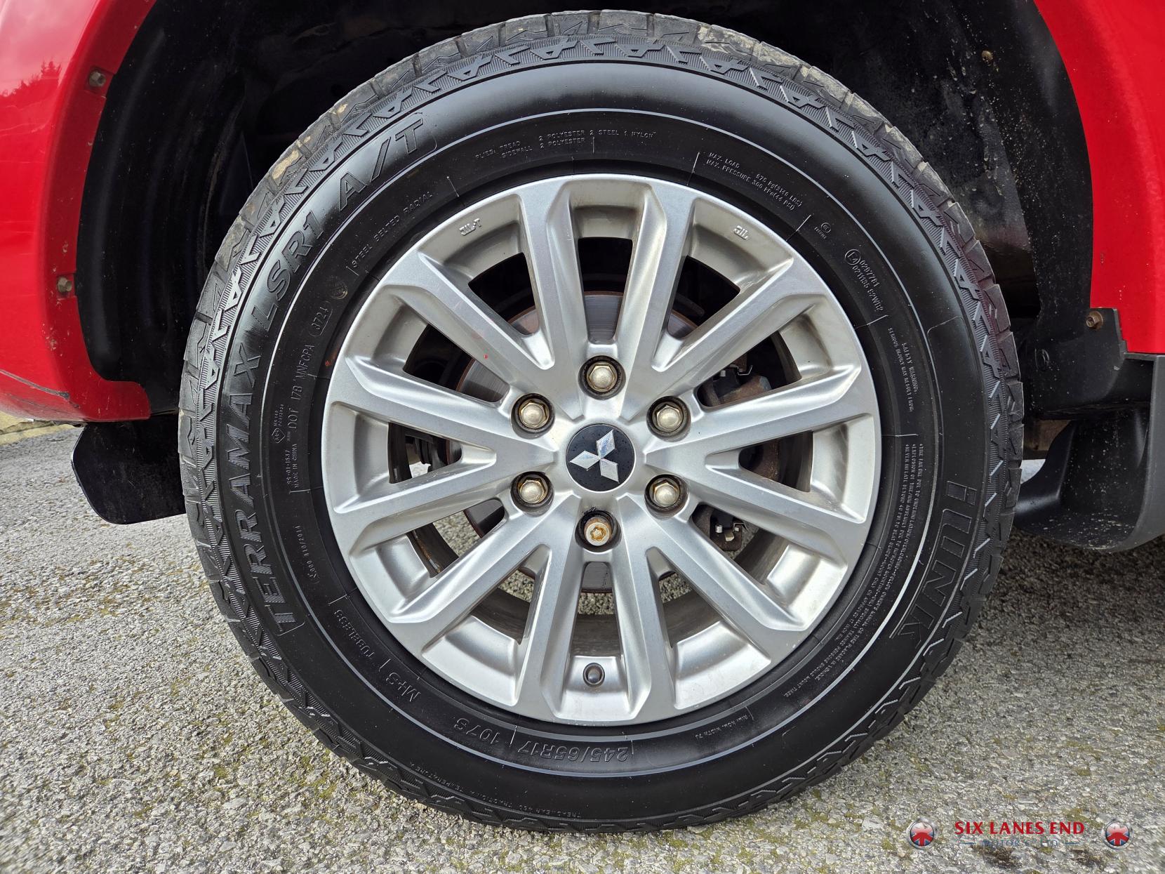 Mitsubishi L200 2.4 DI-D DC Warrior Pickup Double Cab 4dr Diesel Auto 4WD Euro 6 (178 ps)