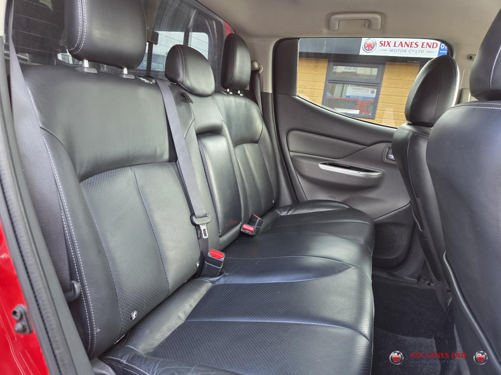 Mitsubishi L200 2.4 DI-D DC Warrior Pickup Double Cab 4dr Diesel Auto 4WD Euro 6 (178 ps)