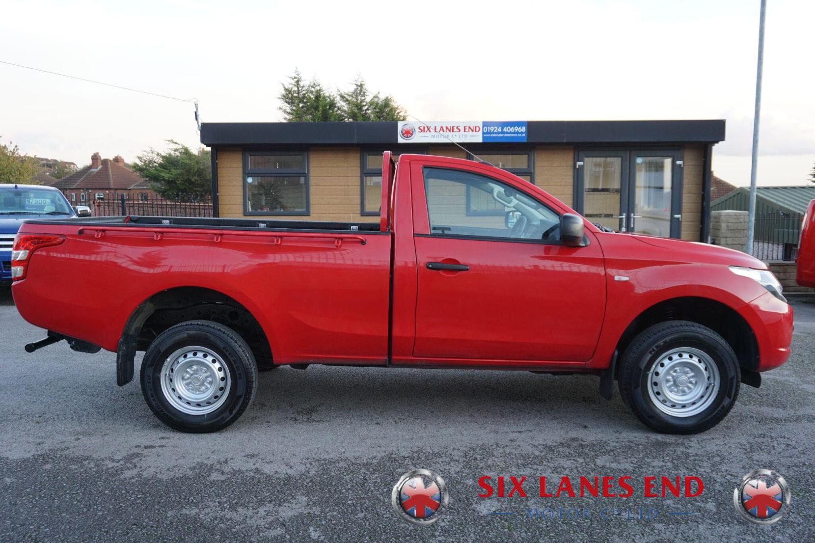 Mitsubishi L200 2.4 DI-D SC 4Life Pickup 2dr Diesel Manual 4WD Euro 6 (s/s) (154 ps)