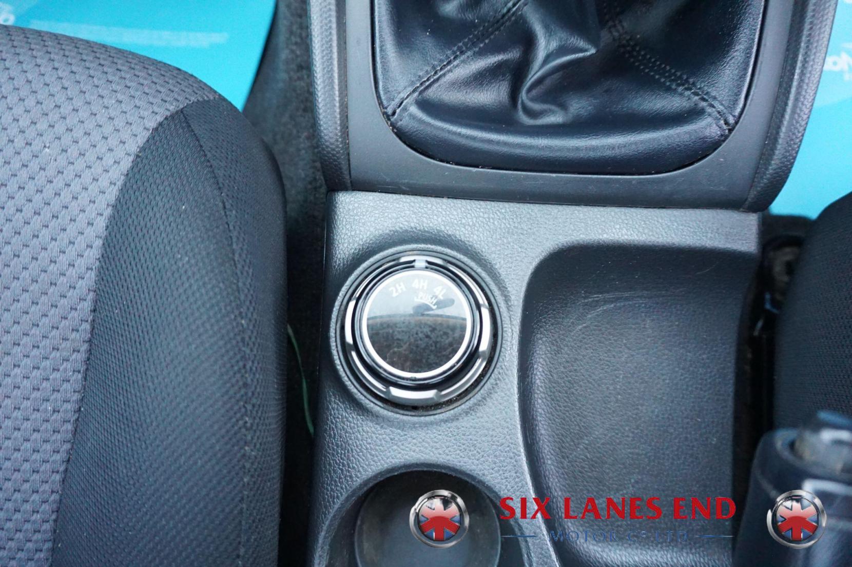 Mitsubishi L200 2.4 DI-D SC 4Life Pickup 2dr Diesel Manual 4WD Euro 6 (s/s) (154 ps)