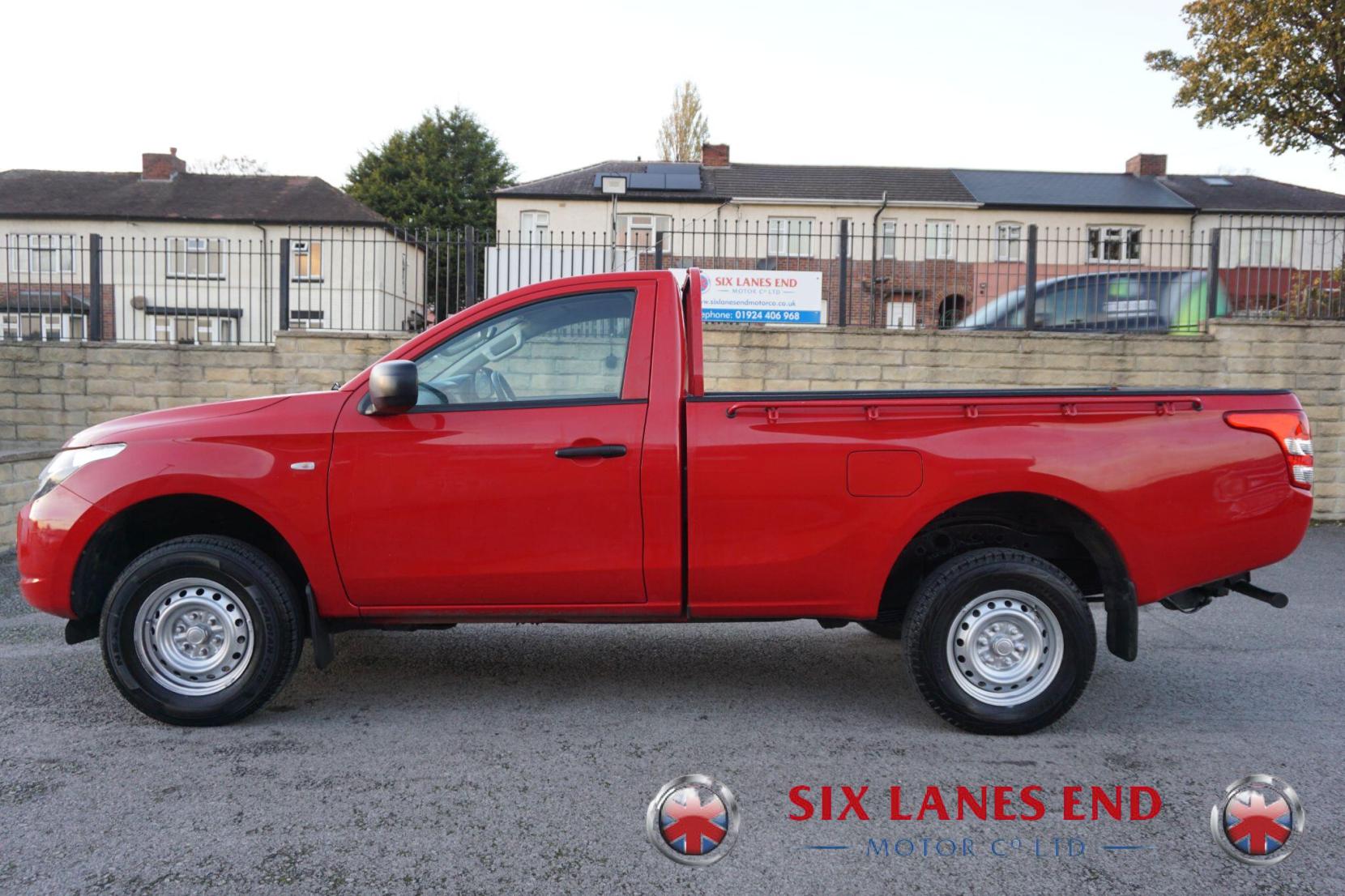 Mitsubishi L200 2.4 DI-D SC 4Life Pickup 2dr Diesel Manual 4WD Euro 6 (s/s) (154 ps)