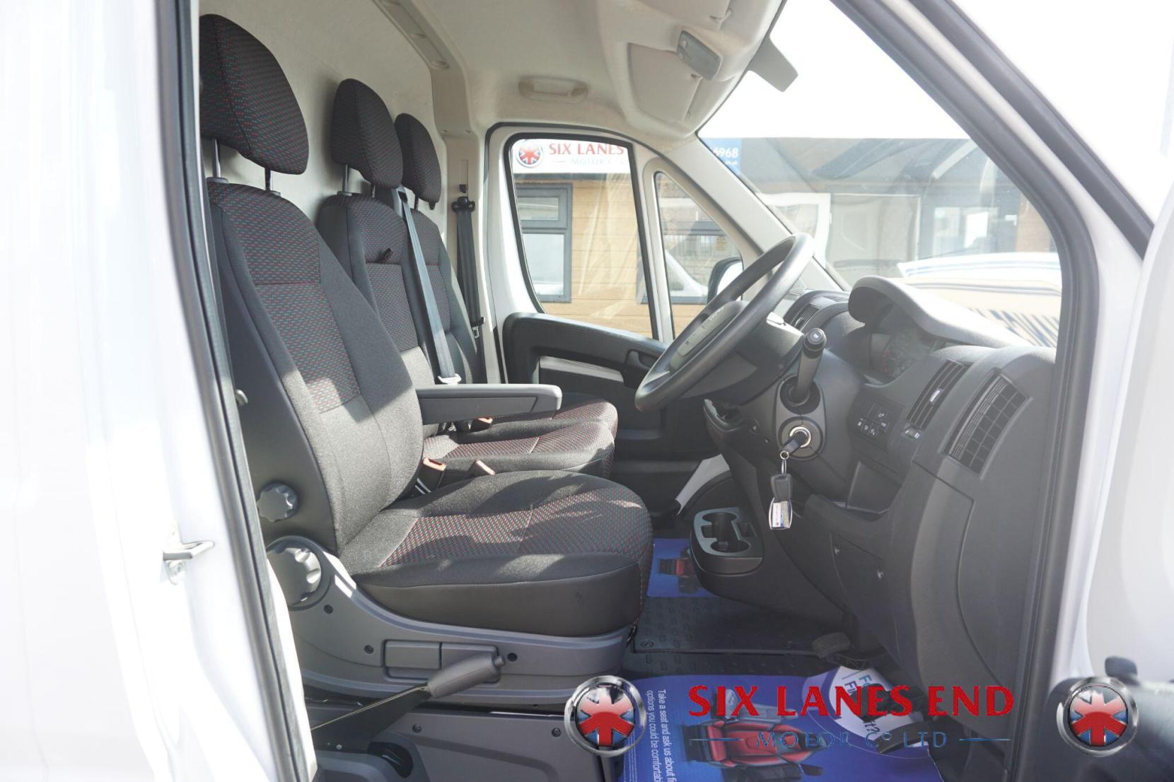 Peugeot Boxer 2.2 BlueHDi 335 Professional Premium + Panel Van 5dr Diesel Manual L3 H2 Euro 6 (s/s) (140 ps)