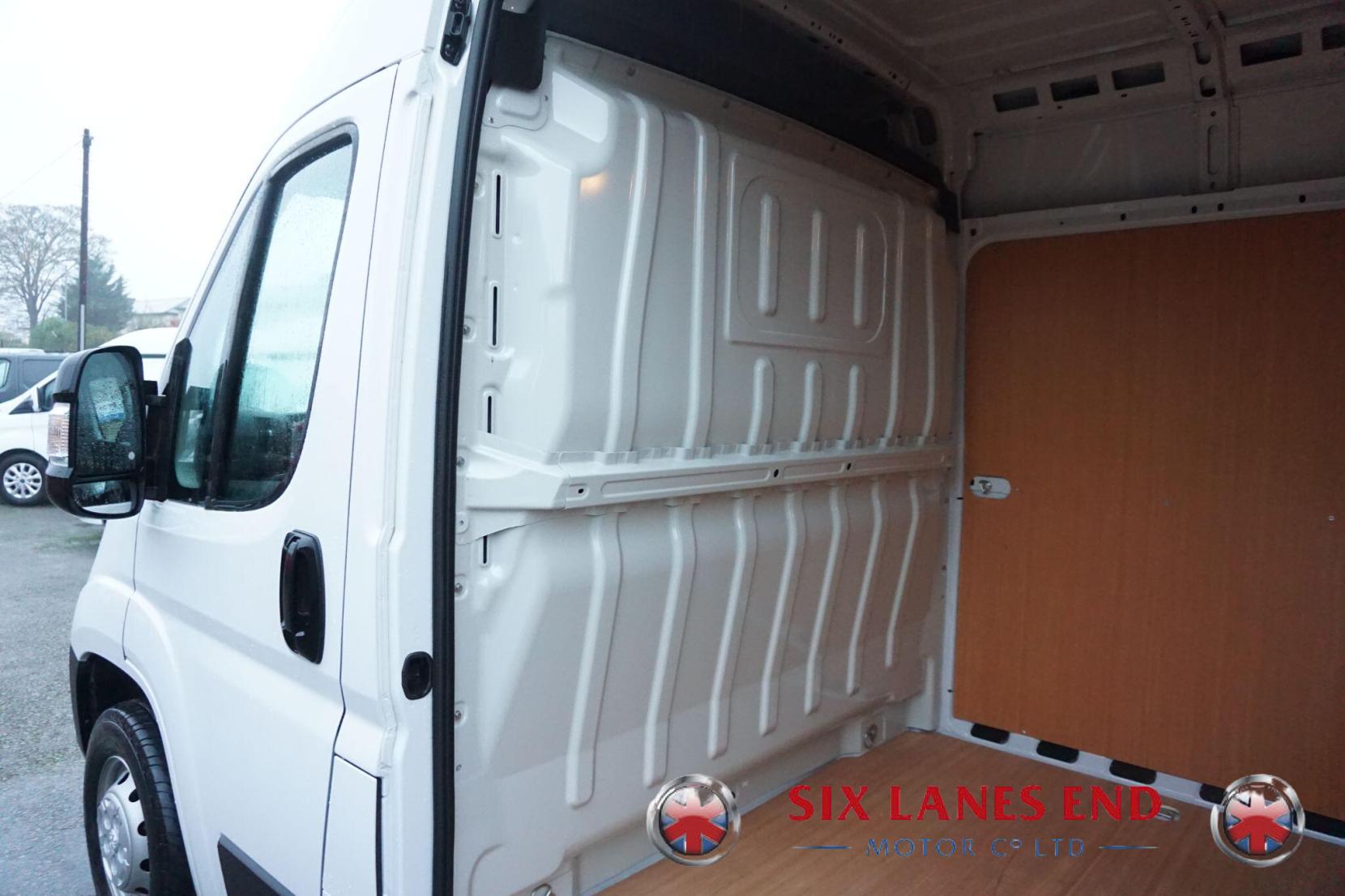Peugeot Boxer 2.2 BlueHDi 335 Professional Premium + Panel Van 5dr Diesel Manual L3 H2 Euro 6 (s/s) (140 ps)