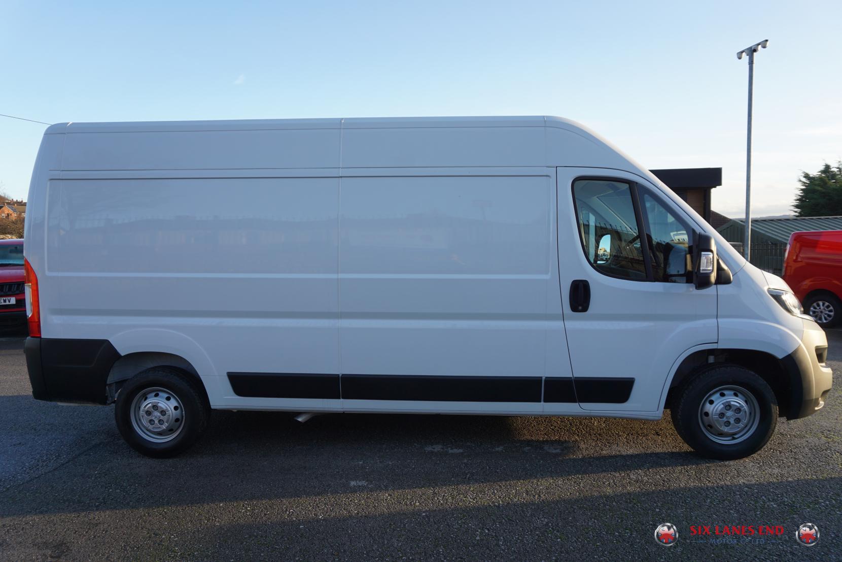 Peugeot Boxer 2.2 BlueHDi 335 Professional Premium + Panel Van 5dr Diesel Manual L3 H2 Euro 6 (s/s) (140 ps)