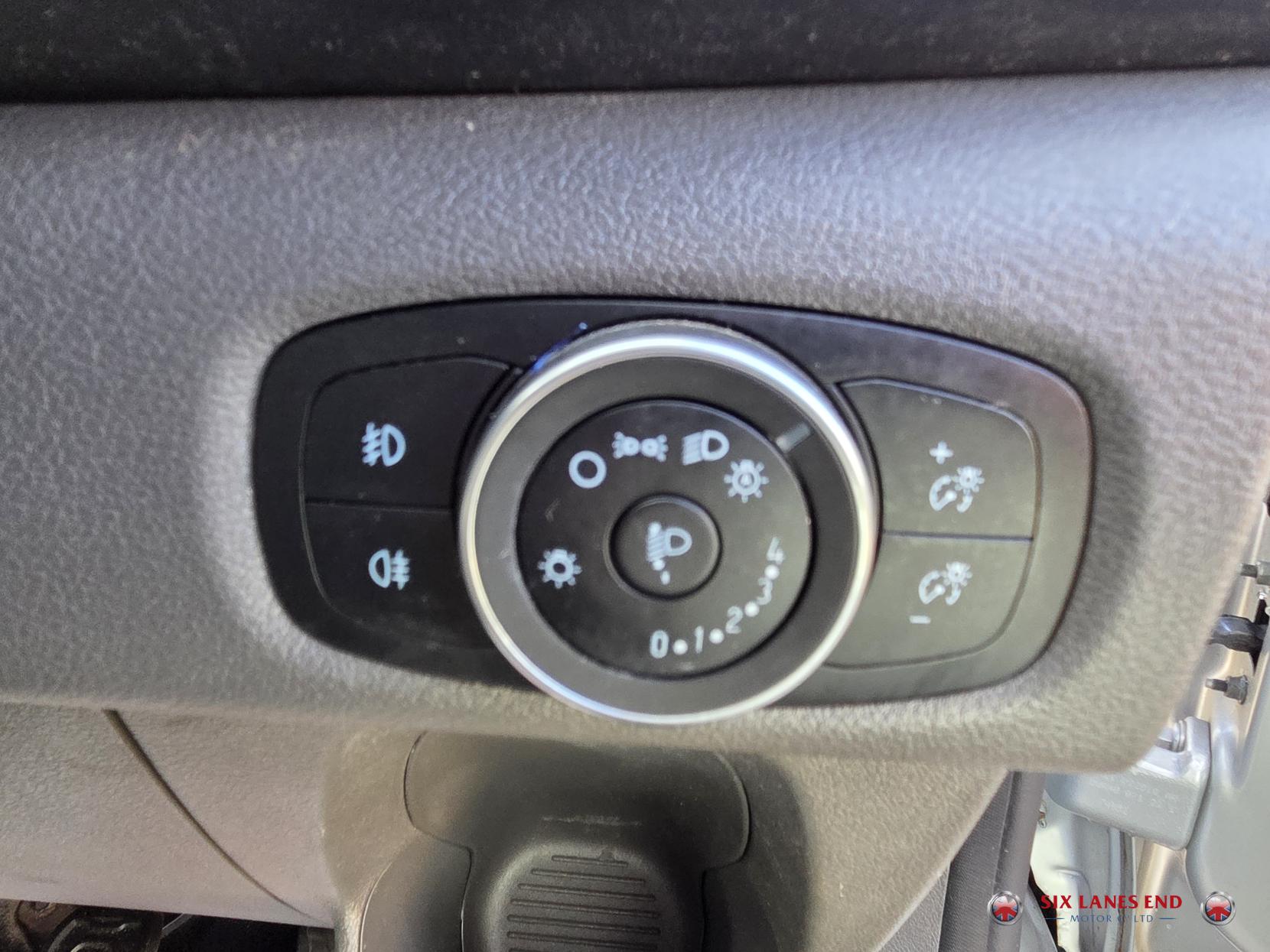 Ford Transit Custom 2.0 340 EcoBlue MHEV Limited Panel Van 5dr Diesel Manual L2 H1 Euro 6 (s/s) (130 ps)