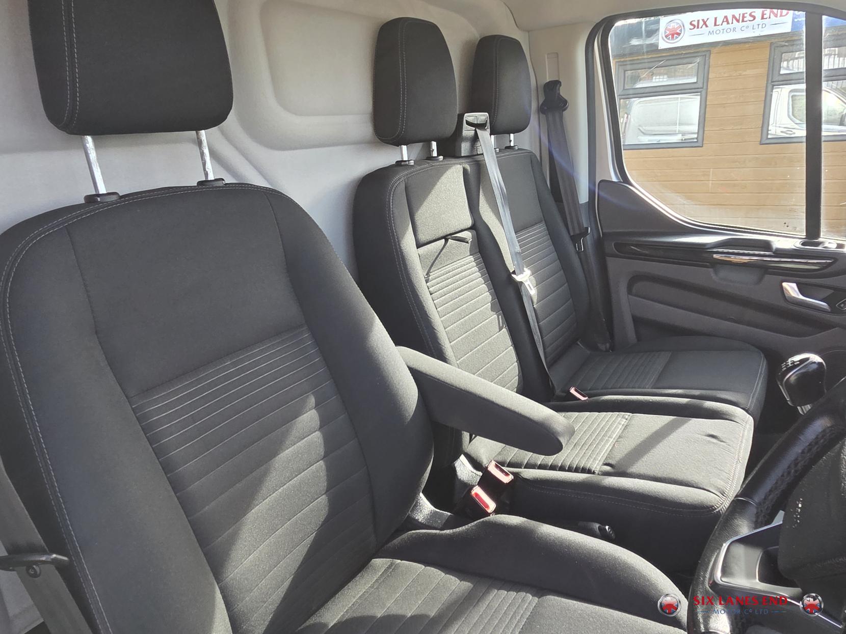 Ford Transit Custom 2.0 340 EcoBlue MHEV Limited Panel Van 5dr Diesel Manual L2 H1 Euro 6 (s/s) (130 ps)