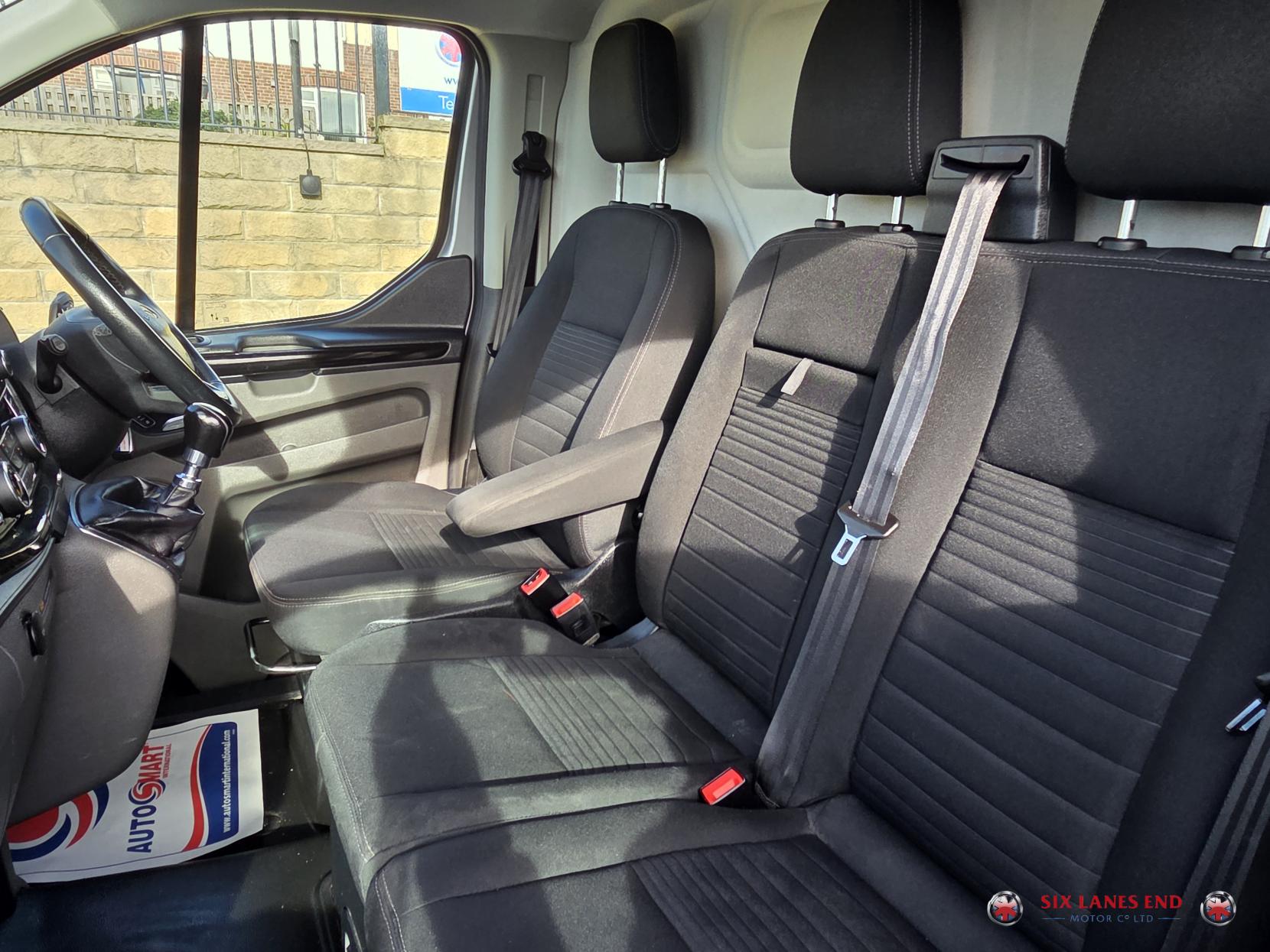 Ford Transit Custom 2.0 340 EcoBlue MHEV Limited Panel Van 5dr Diesel Manual L2 H1 Euro 6 (s/s) (130 ps)