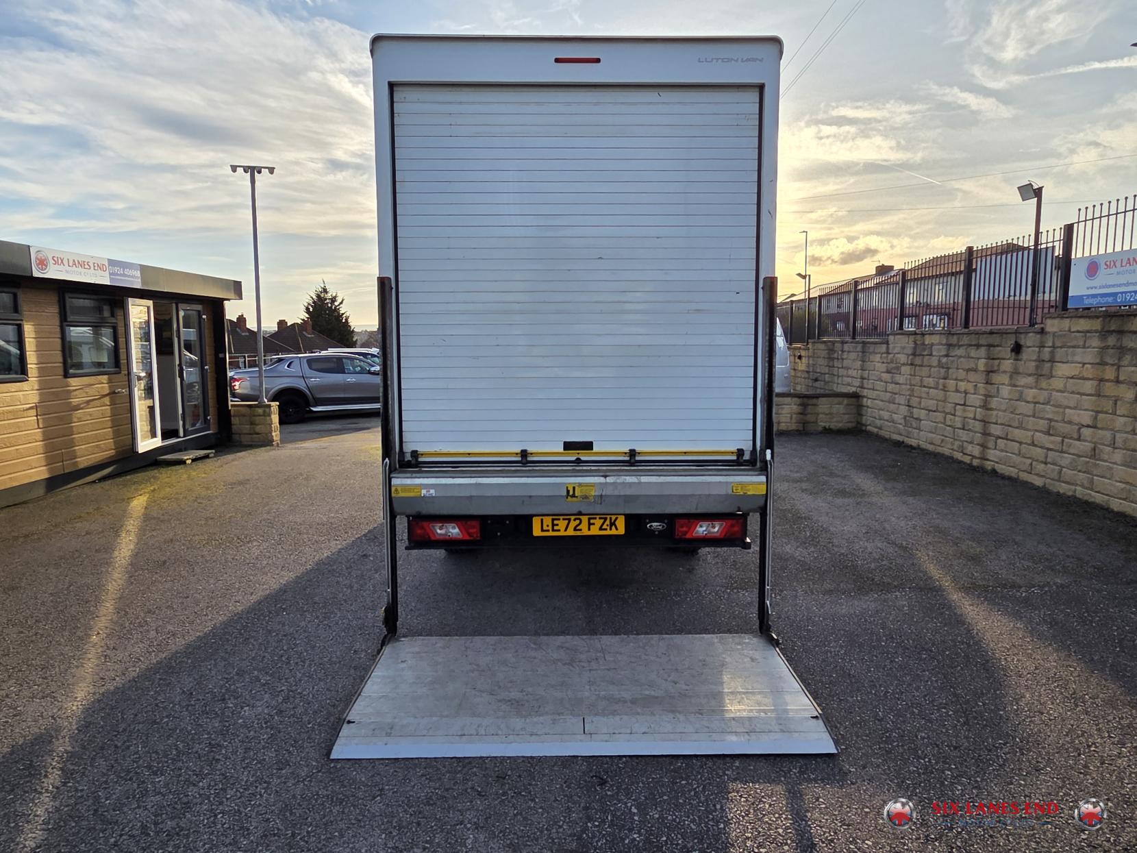 Ford Transit 2.0 350 EcoBlue Leader Luton 3dr Diesel Manual FWD L4 Euro 6 (s/s) (130 ps)