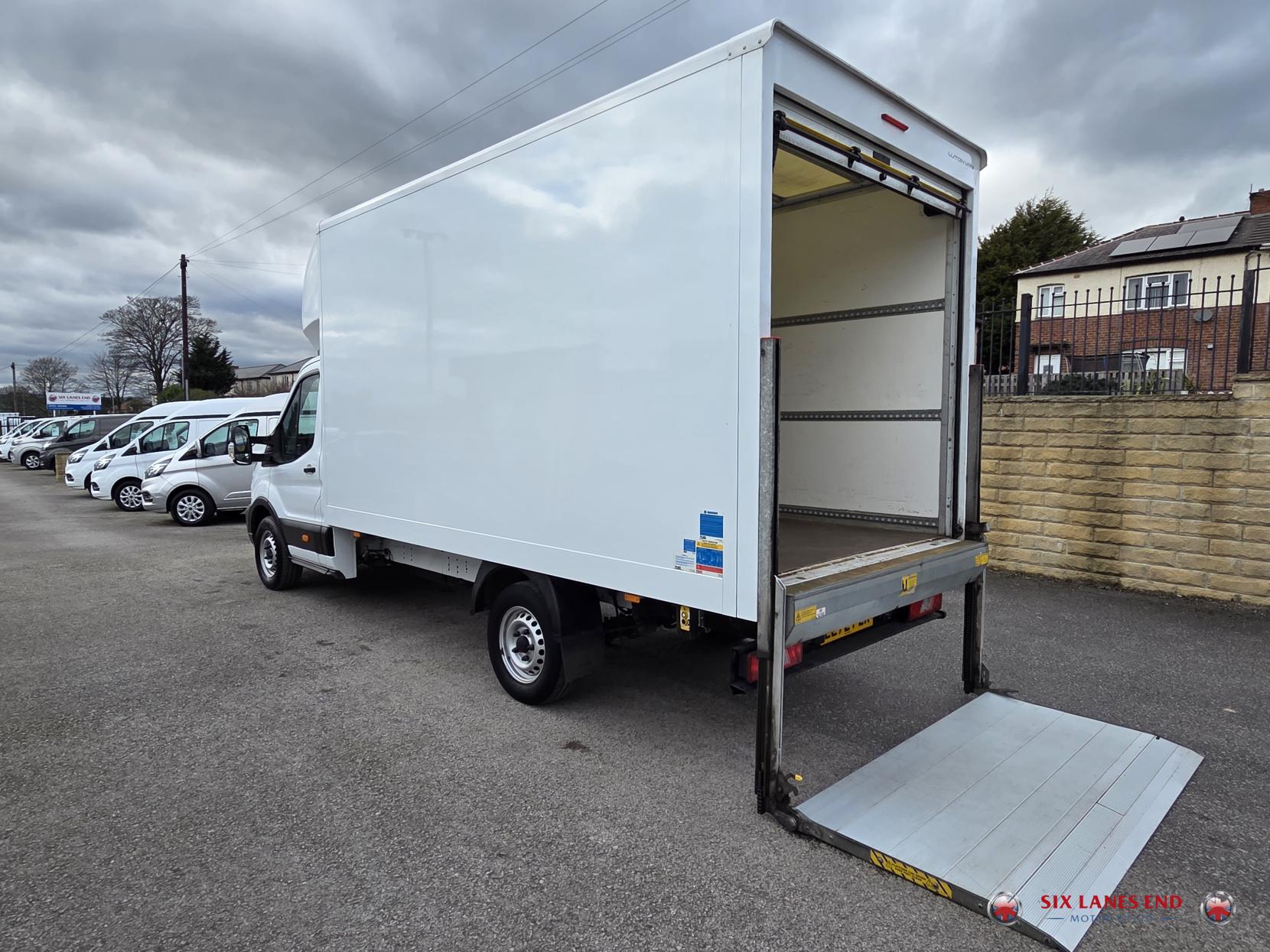 Ford Transit 2.0 350 EcoBlue Leader Luton 3dr Diesel Manual FWD L4 Euro 6 (s/s) (130 ps)