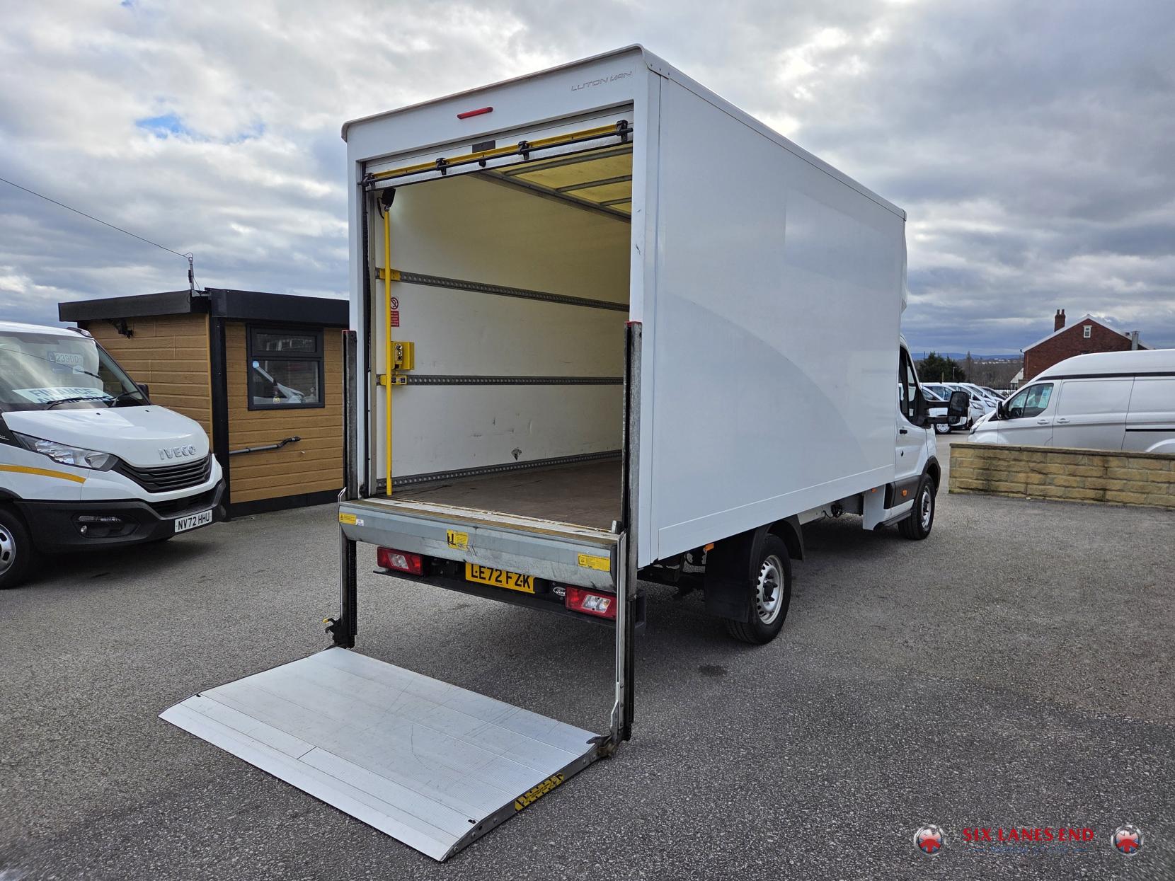 Ford Transit 2.0 350 EcoBlue Leader Luton 3dr Diesel Manual FWD L4 Euro 6 (s/s) (130 ps)