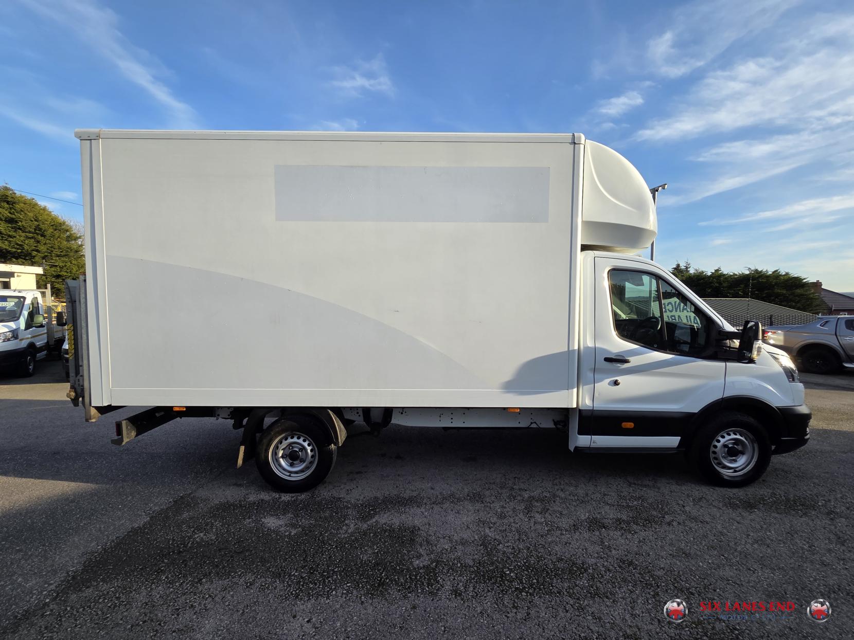 Ford Transit 2.0 350 EcoBlue Leader Luton 3dr Diesel Manual FWD L4 Euro 6 (s/s) (130 ps)