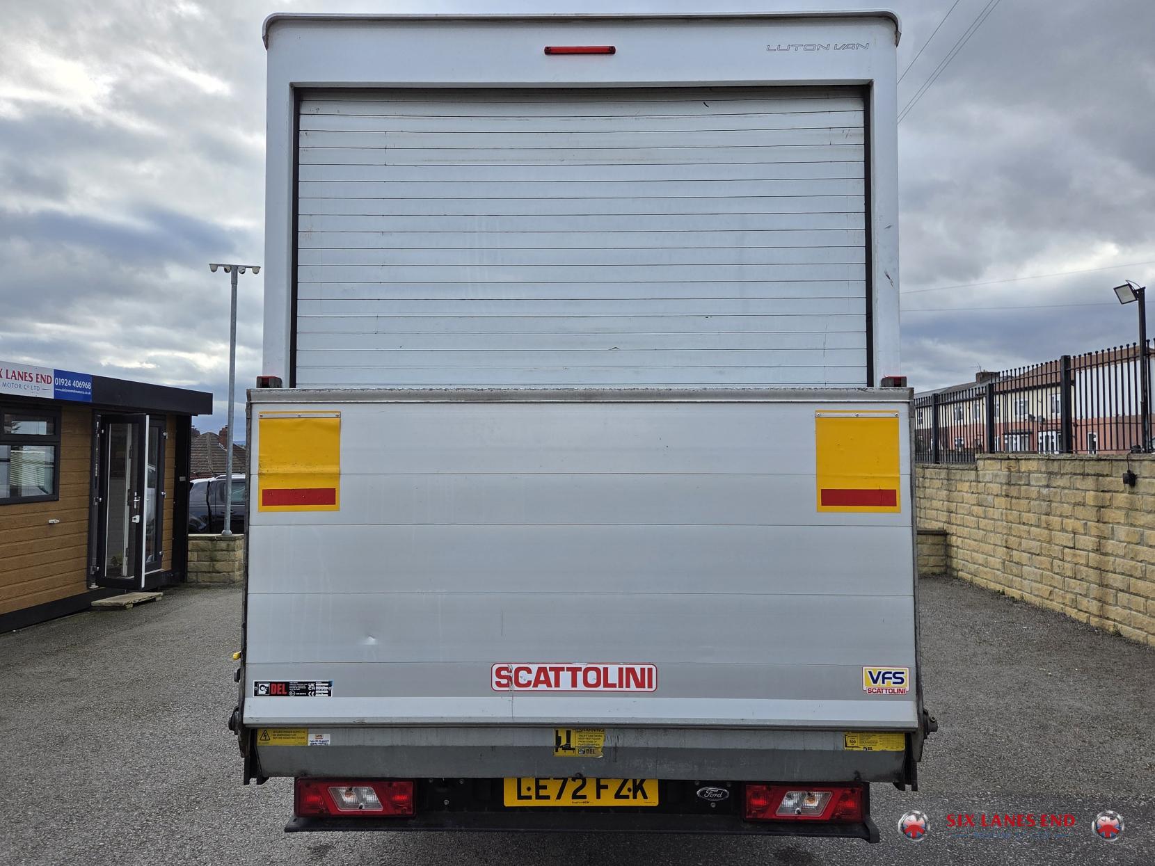 Ford Transit 2.0 350 EcoBlue Leader Luton 3dr Diesel Manual FWD L4 Euro 6 (s/s) (130 ps)